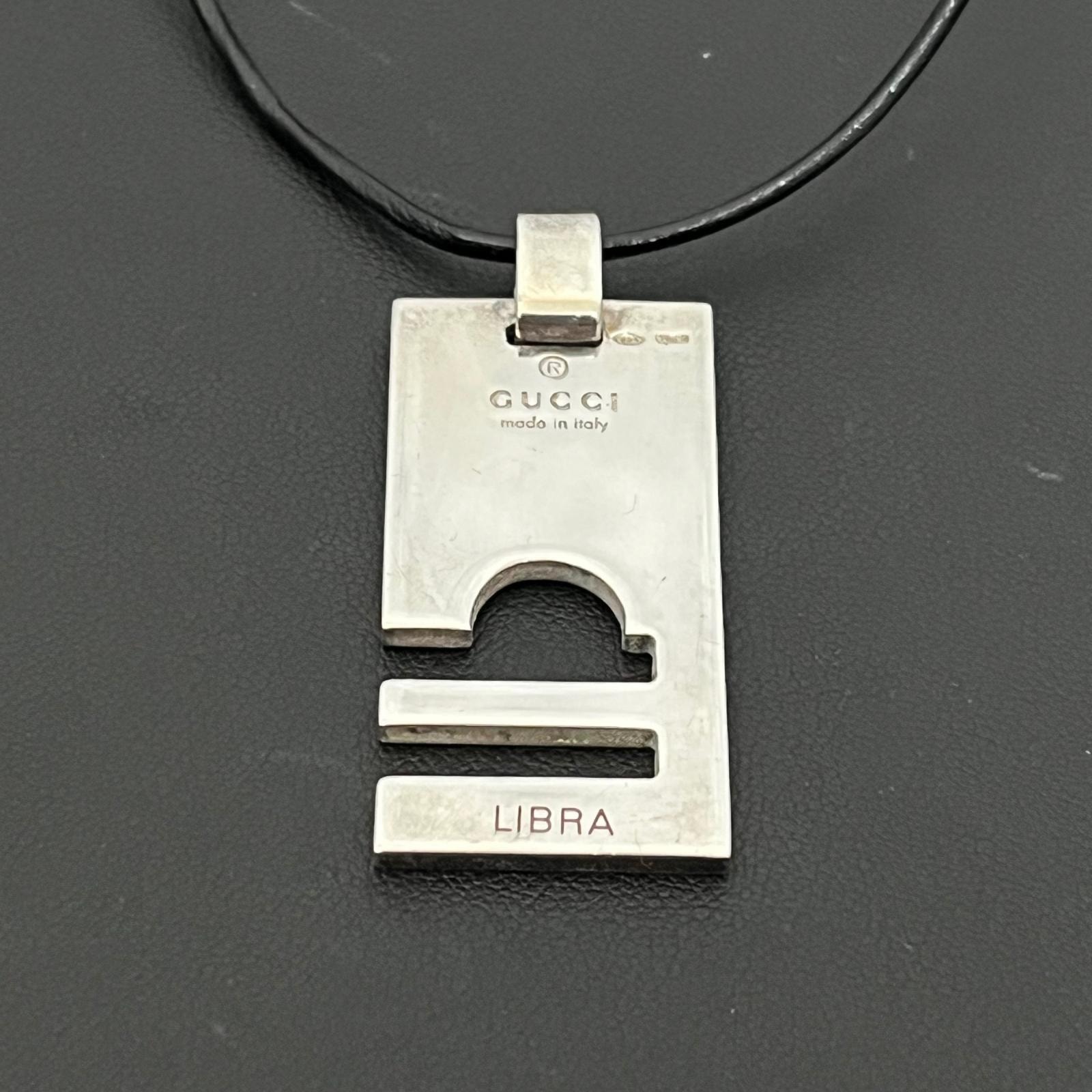 【GUCCI】グッチ ネックレス 箱・袋付き 天秤座 てんびん座 リブラ 星座 ホロスコープ プレート ペンダント シルバー925 ブラックコード