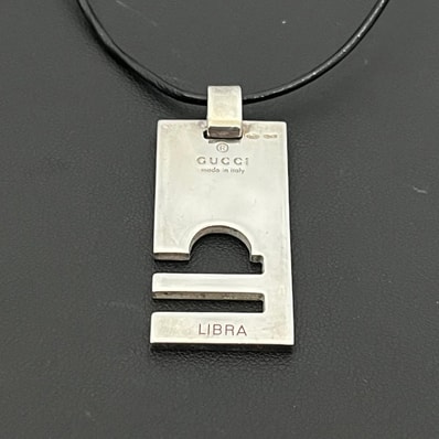 【GUCCI】グッチ ネックレス 箱・袋付き 天秤座 てんびん座 リブラ 星座 ホロスコープ プレート ペンダント シルバー925 ブラックコード