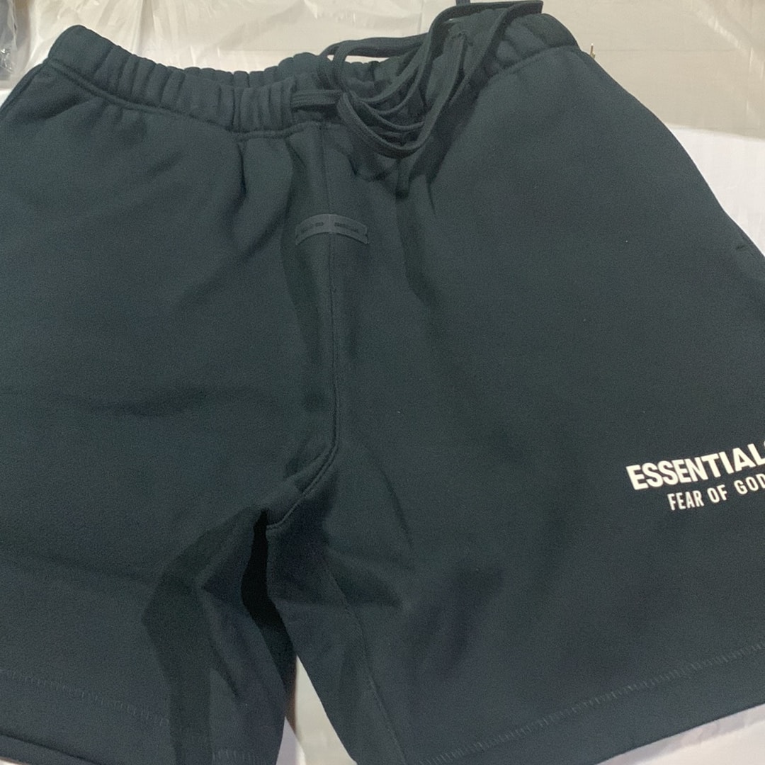FEAR OF GOD ESSENTIALS Classic Sweatshort "Jet Black"