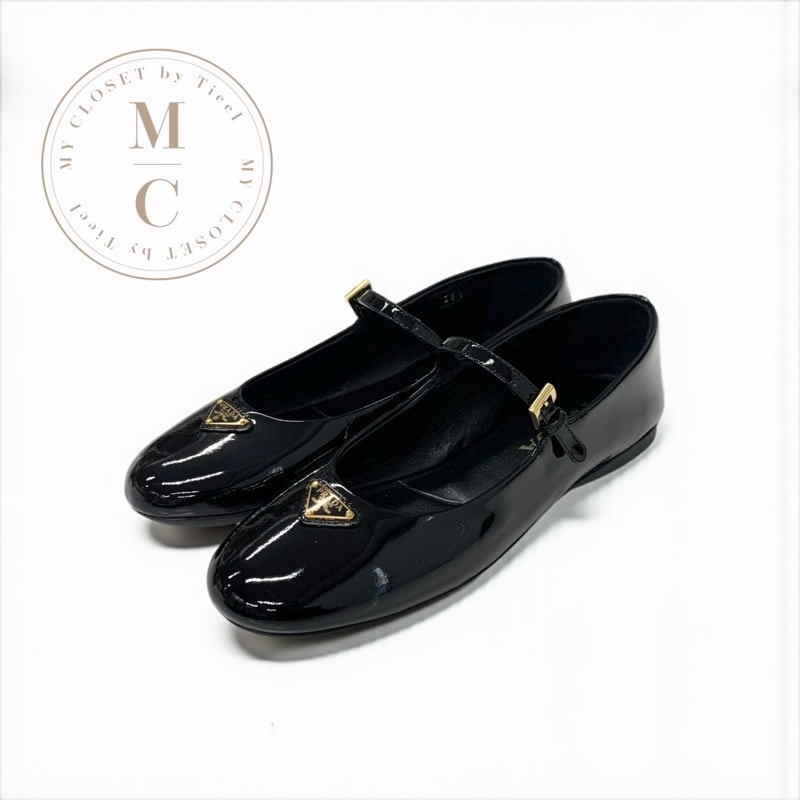 プラダ PRADA フラットシューズ 靴 シューズ パテント ブラック 黒 ゴールド 未使用 トライアングルロゴ ストラップ バレリーナ