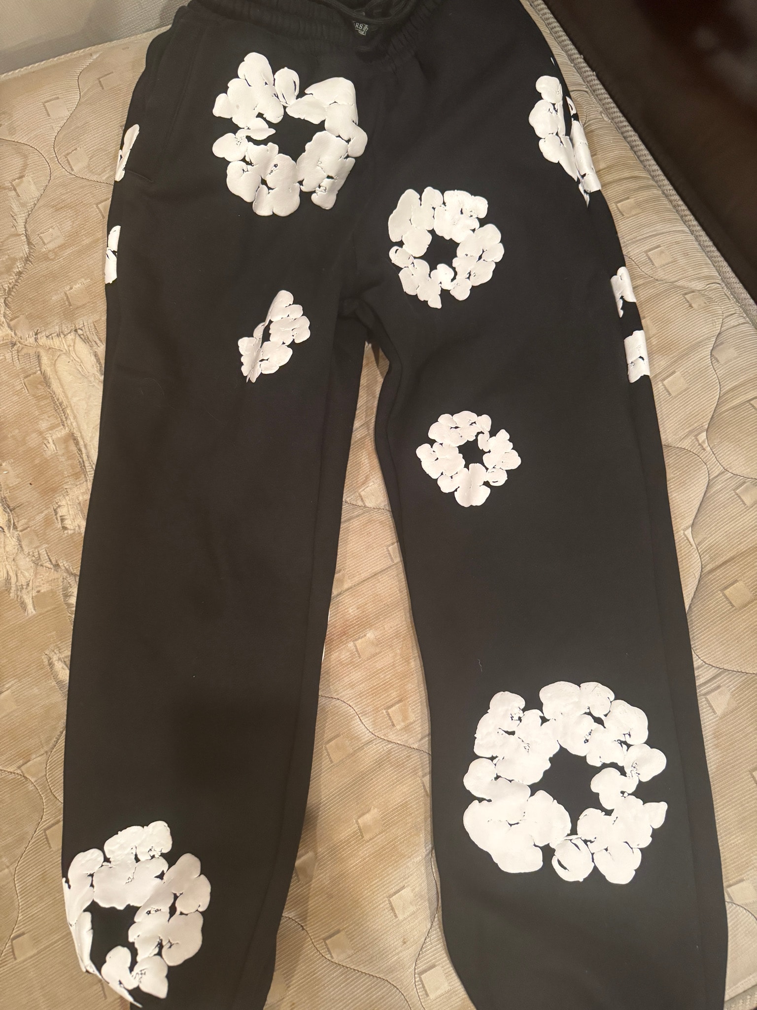 DENIM TEARS Cotton Wreath Sweatpants "Black"