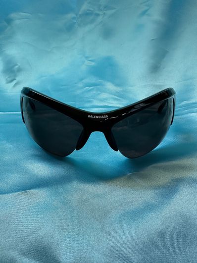 バレンシアガ balenciaga 22AW WIRE CATサングラス