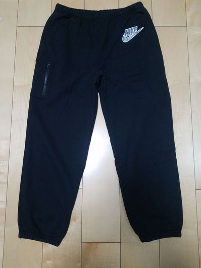 Supreme / Nike® Cargo Sweatpant "Black"