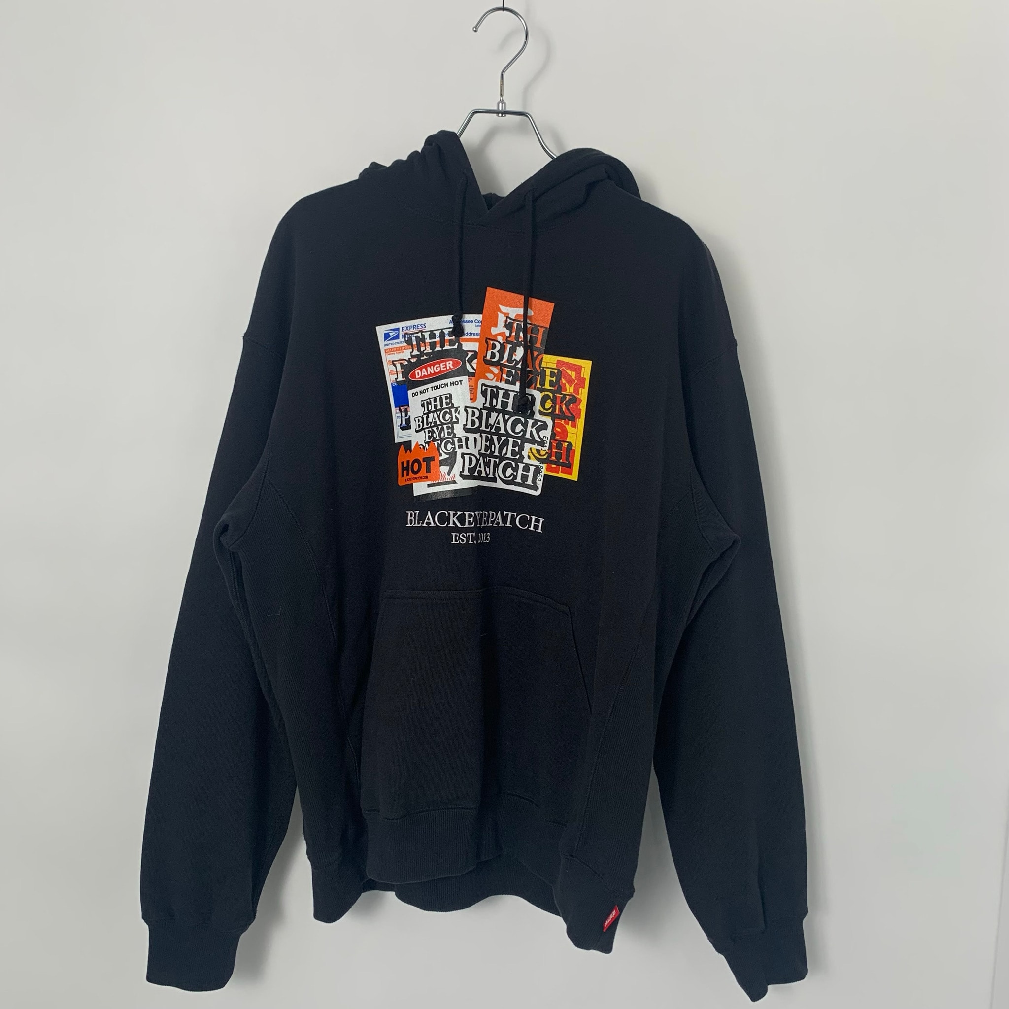 Black Eye Patch Label Pack Hoodie "Black"