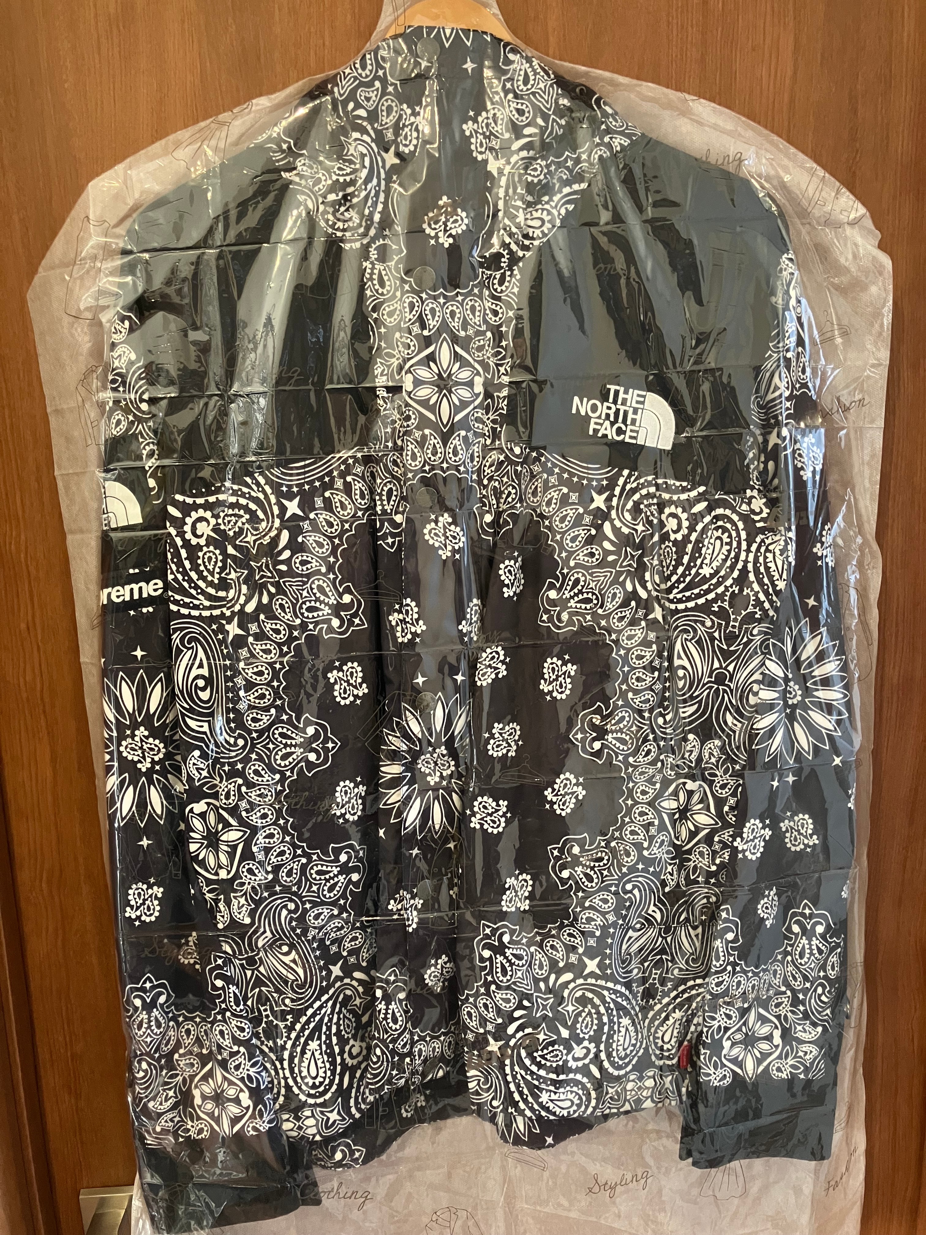 Supreme The North Face Bandana Mountain Parka "Black"