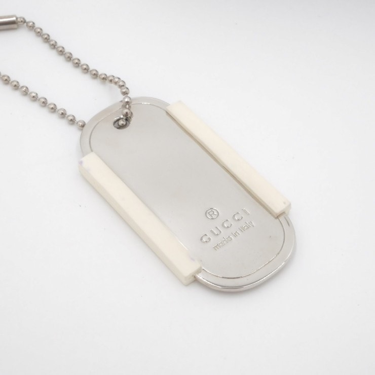 GUCCI(グッチ)ドッグタグ ボールチェーン キーホルダー バッグチャーム シルバーカラー ホワイト プレート イタリア製【中古】