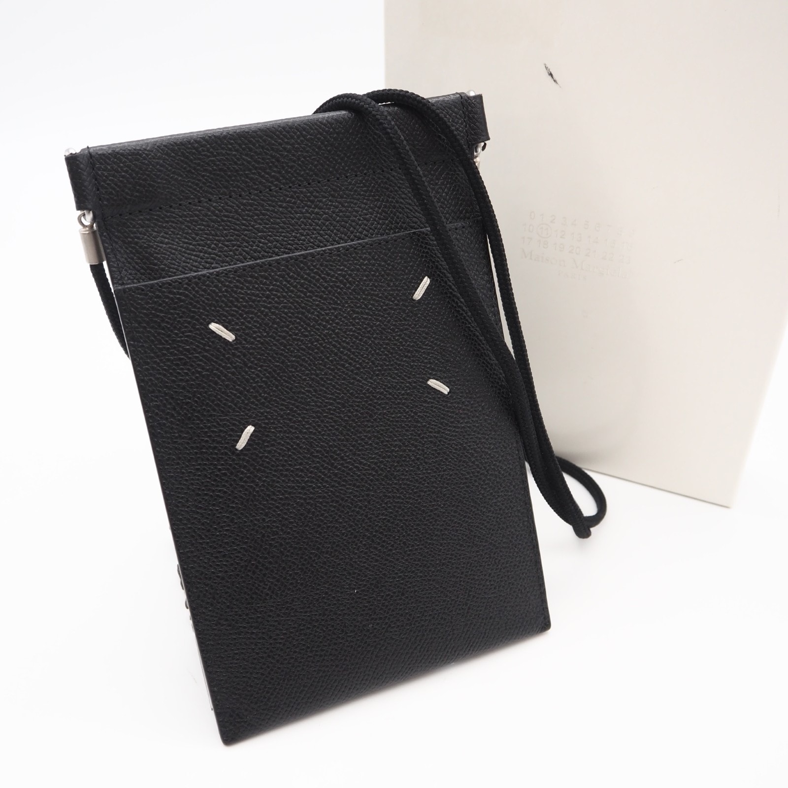 美品 MAISON MARGIELA メゾンマルジェラ 4ステッチ スマートフォンフォルダー ショルダーポーチ S55UI0207 ショルダーバッグ ブラック カーフレザー メンズ