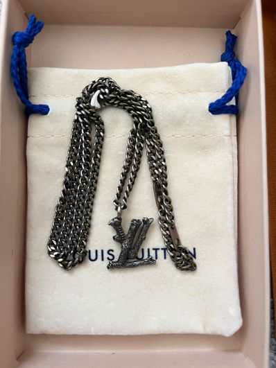 Louis Vuitton Pendant LV Wood