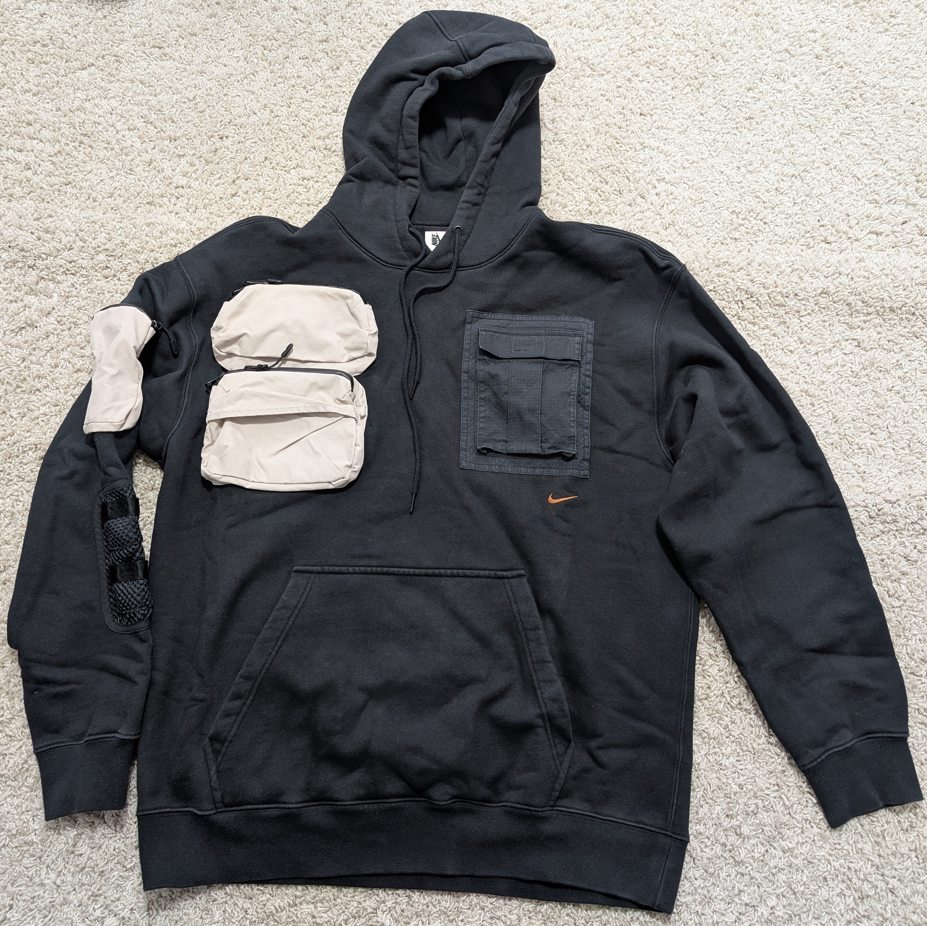 ナイキ × トラヴィス NRG AG ユーティリティー フーディー "ブラック"