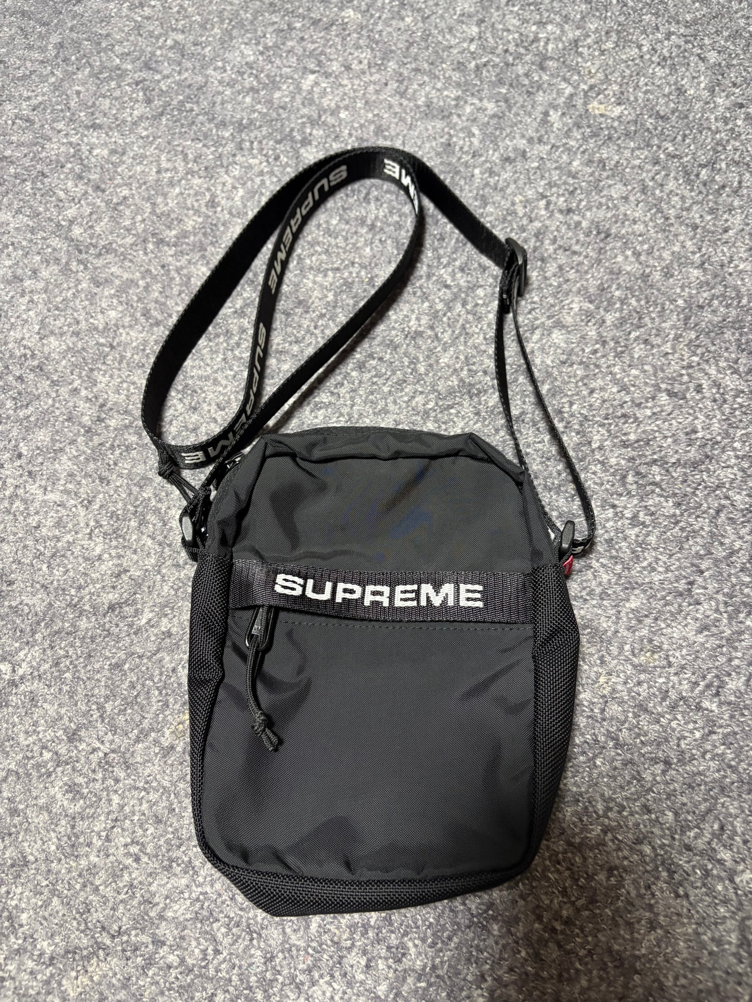 Supreme FW22 Shoulder Bag "Black"