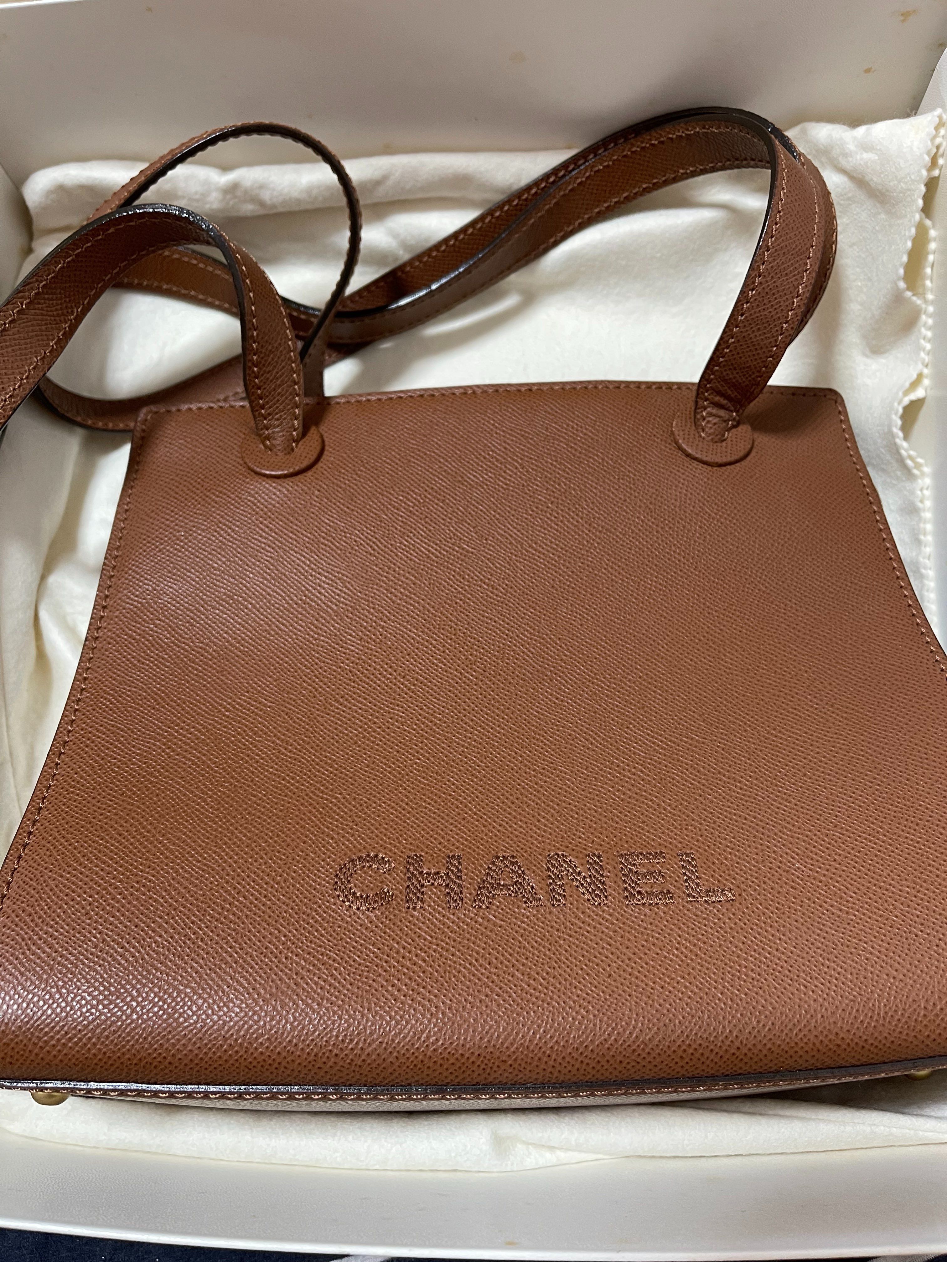 シャネル レザー トートバッグ