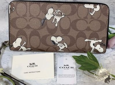 新品未使用【コーチ 希少価値】ストラップ付き コーチ×スヌーピー コラボ長財布