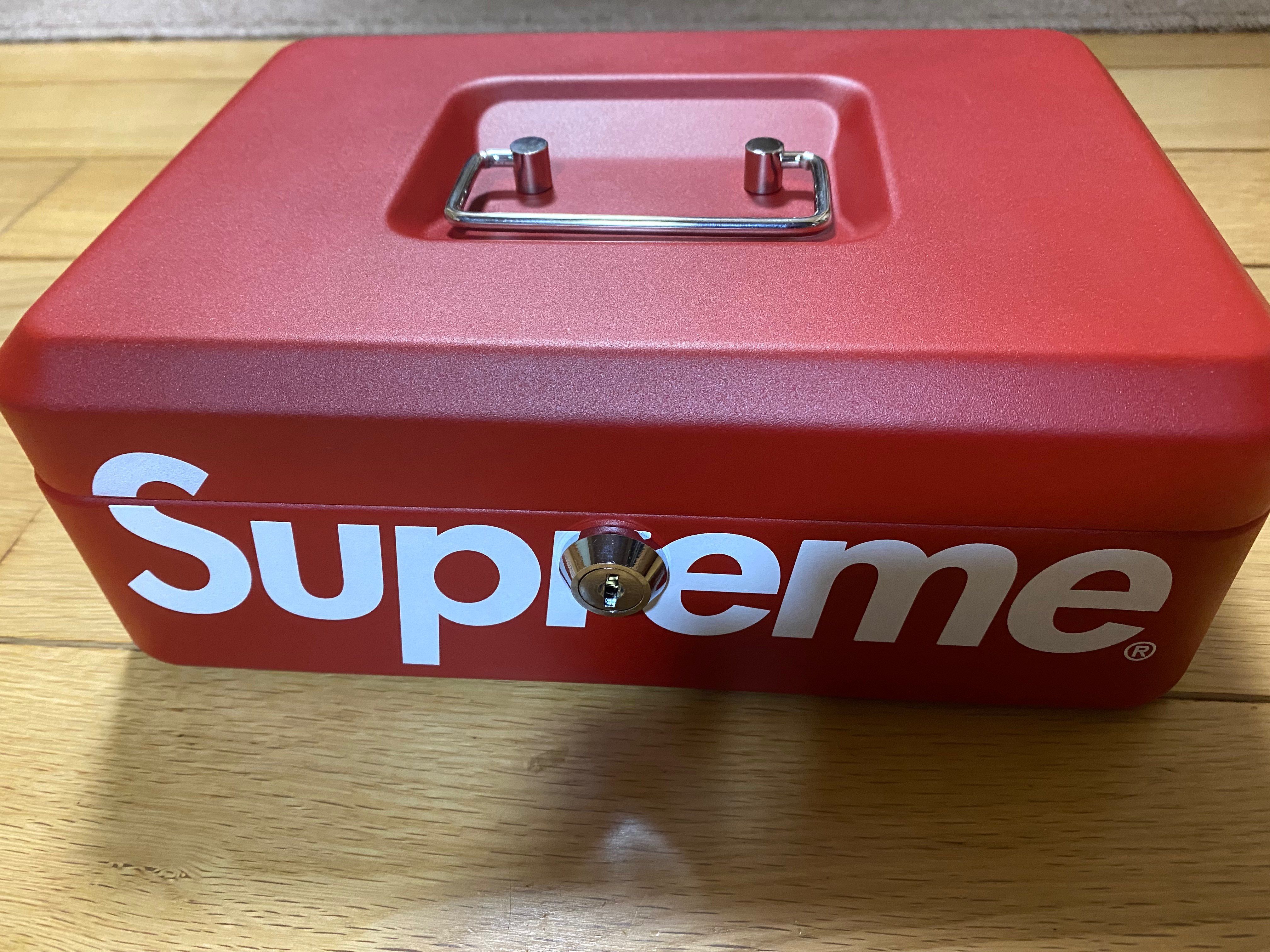 Supreme Lock Box 