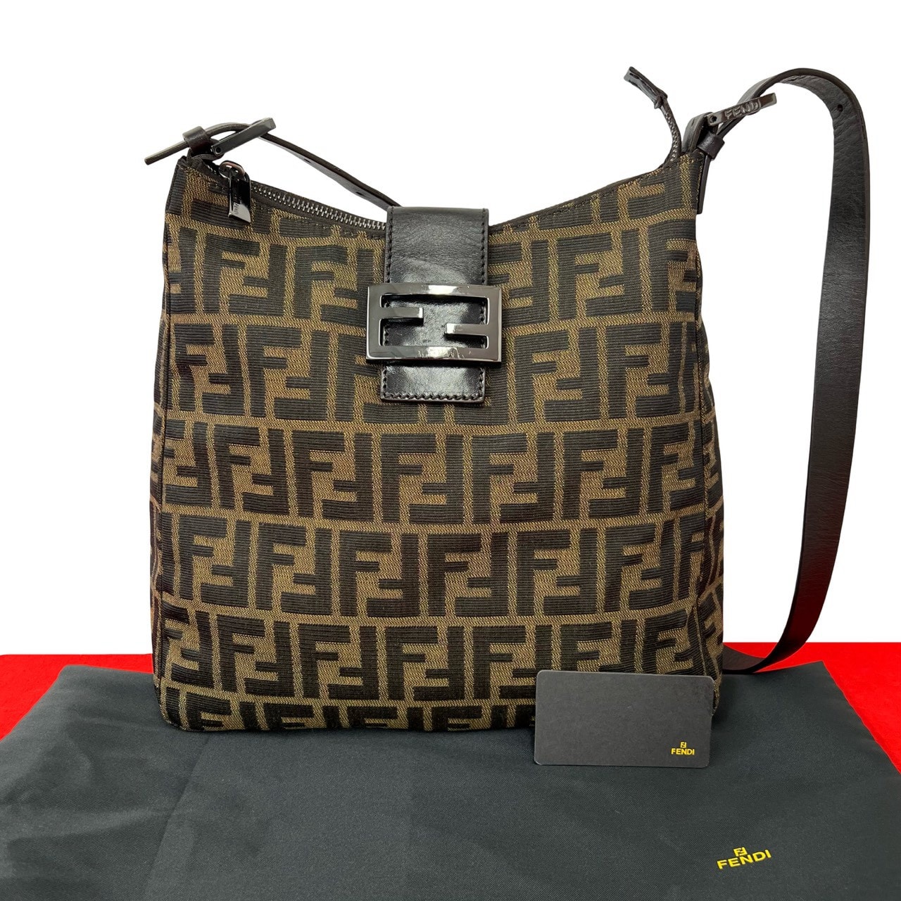 FENDI フェンディ ズッカ FF 柄 キャンバス レザー ショルダーバッグ ブラウン
 19488