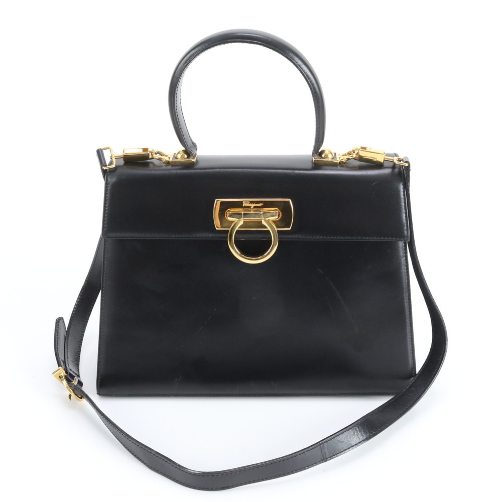 ■美品 サルヴァトーレフェラガモ ガンチーニショルダーバッグ レザー