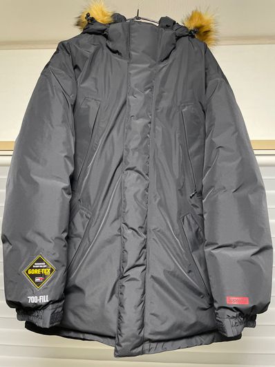 Supreme GORE-TEX 700-Fill Down Parka "Black"