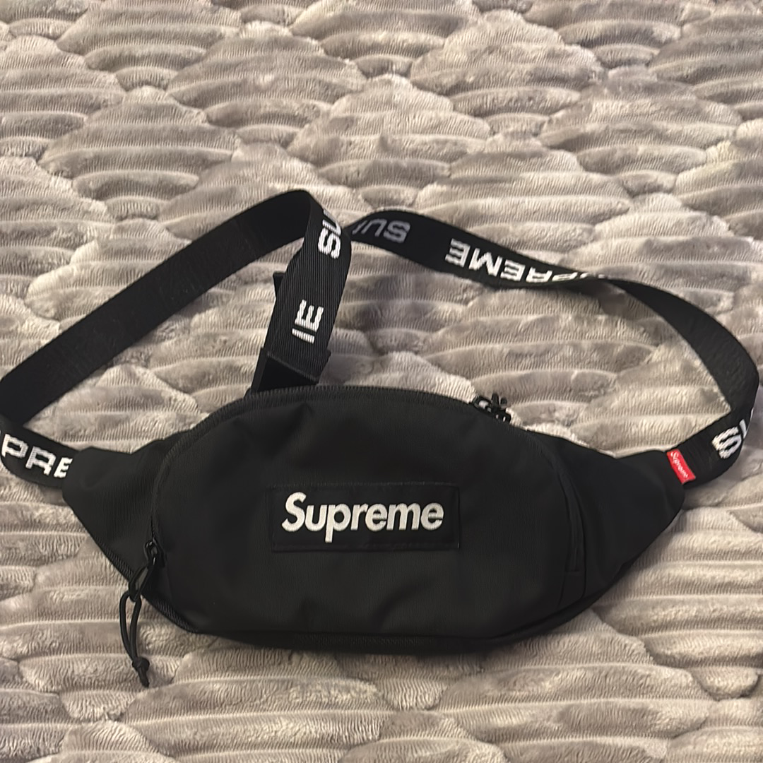 Supreme FW22 Small Waist Bag 