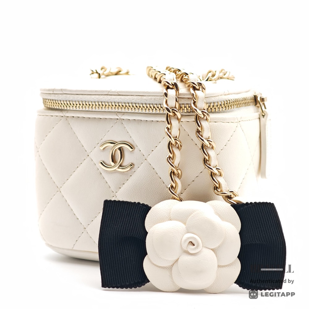 CHANEL シャネル ショルダーバッグ Lambskin レディース