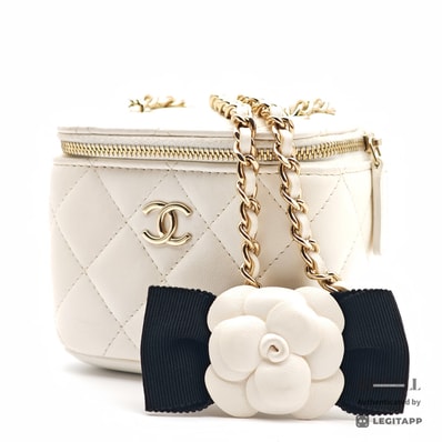 CHANEL シャネル ショルダーバッグ Lambskin レディース