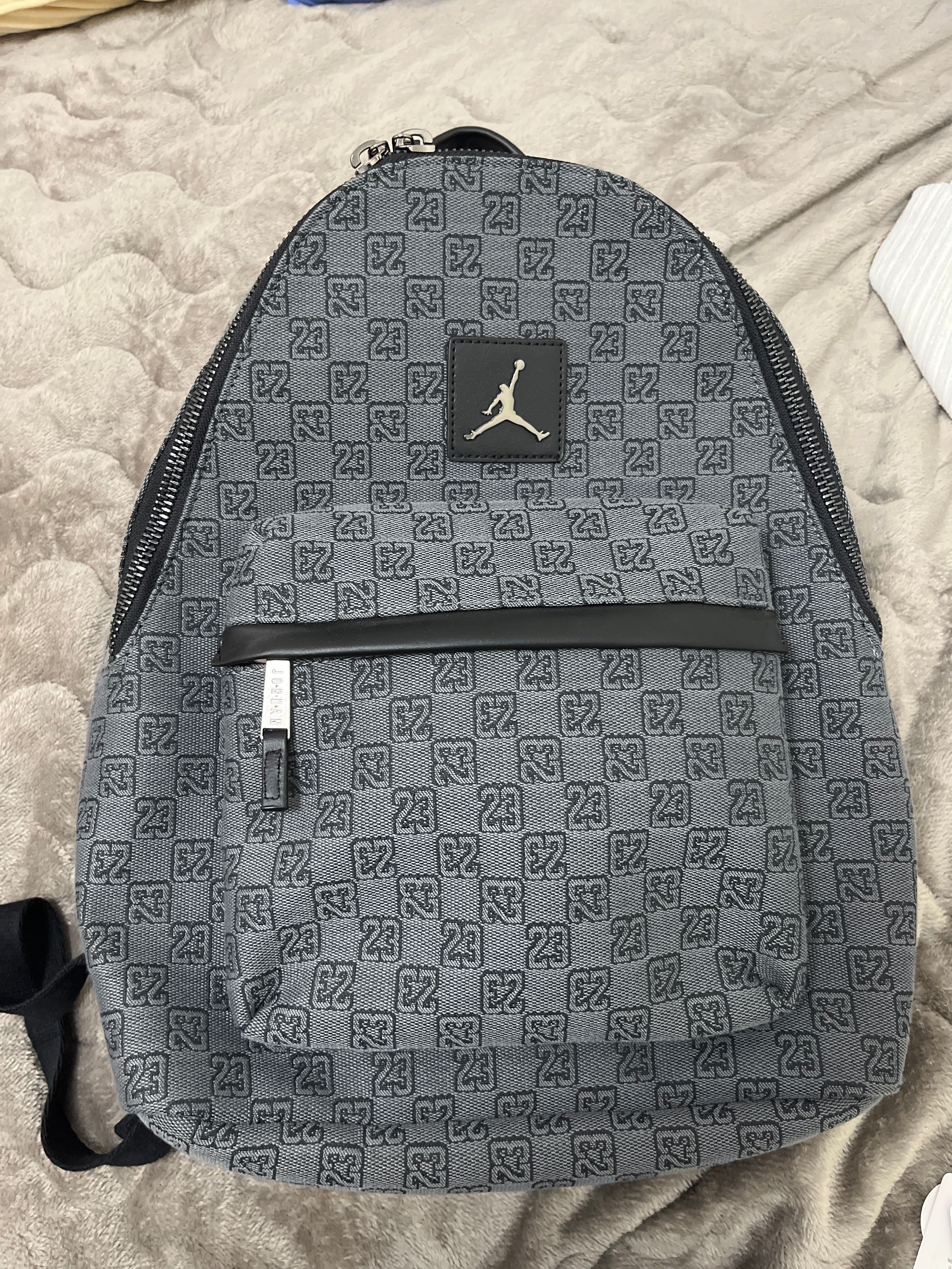 店舗完売品✨レア✨NIKE ジョーダン モノグラム スリングバッグラスト2個新品 ジョーダンブランドから高級感溢れる初のモノグラムコレクションが登場