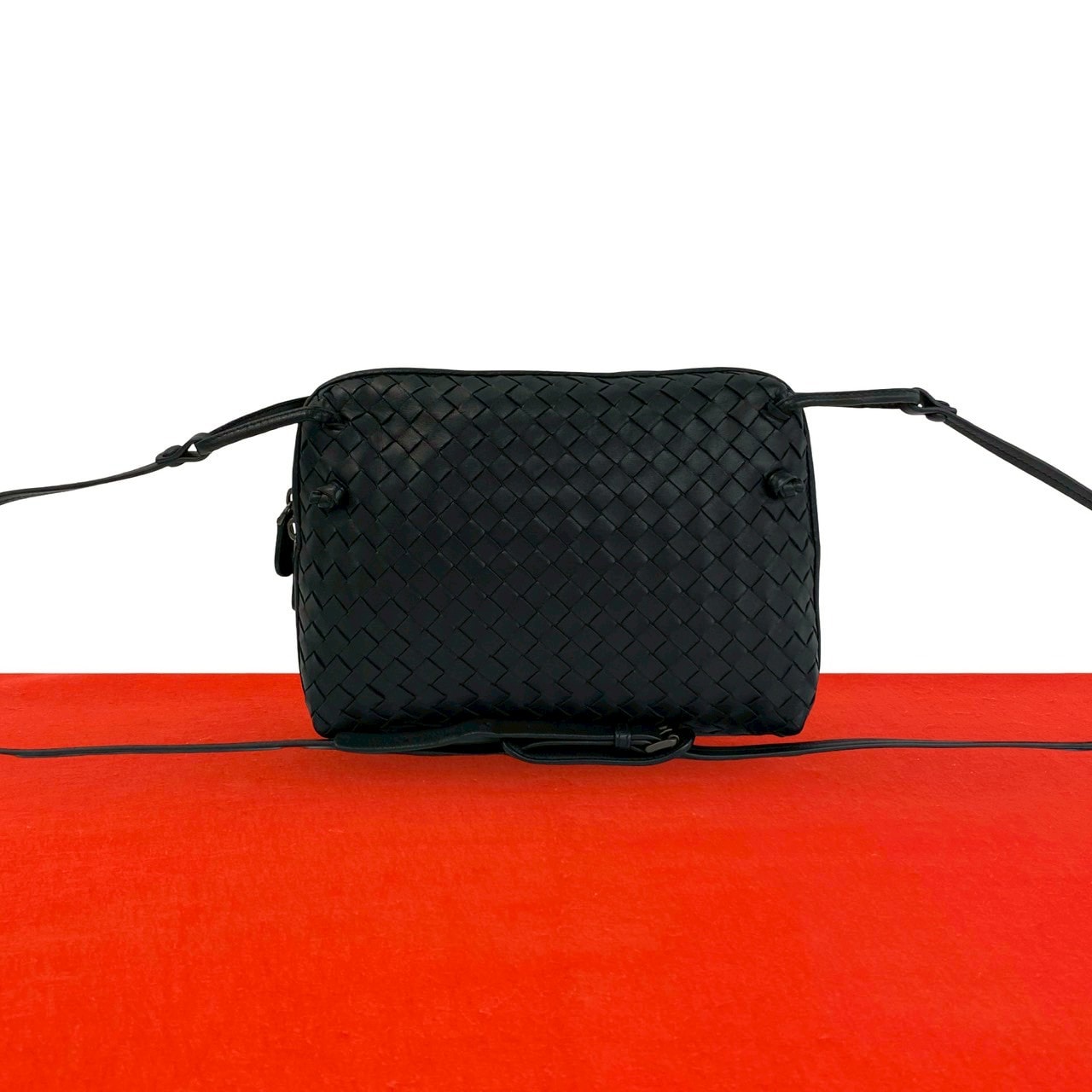 ボッテガヴェネタ BOTTEGAVENETA ブリック カセット デニム ショルダーバッグ【中古】 BOTTEGA VENETA - ボッテガヴェネタ BOTTEGAVENETA ブリック カセット