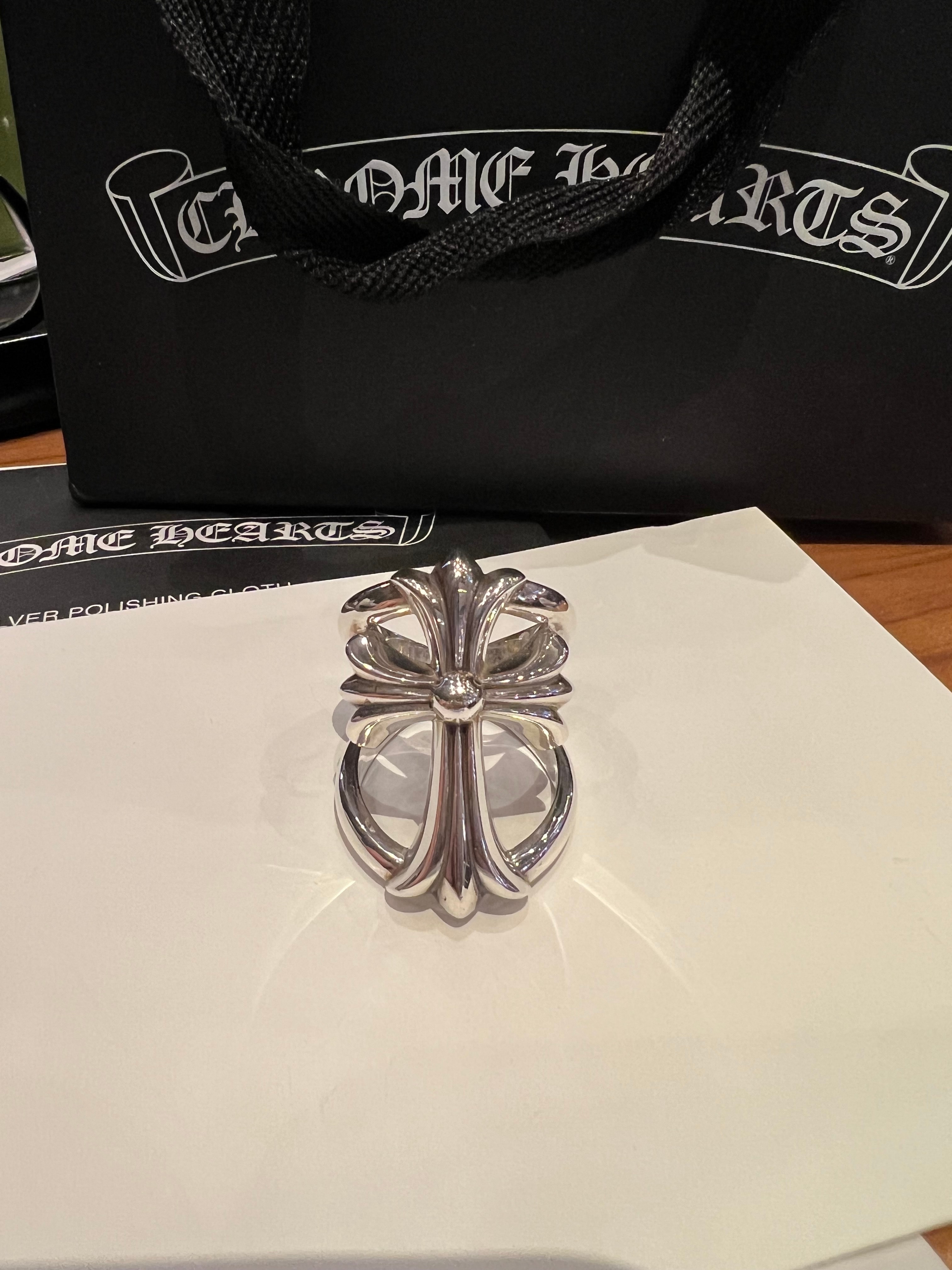 クロムハーツ インフィニティCH クロス リング "シルバー"