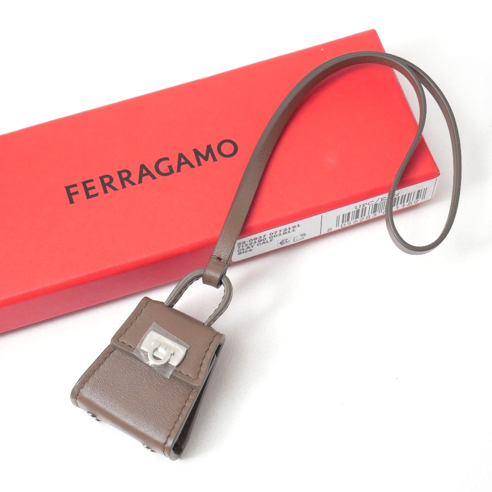 ■美品■Salvatore Ferragamo サルヴァトーレフェラガモ チャーム ガンチーニ バッグチャーム レザー ブランド古着【中古】20260819/RB0233