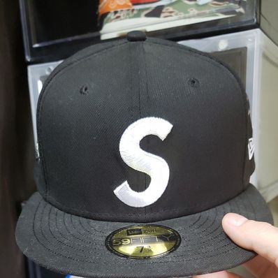 Supreme Characters S Logo New Era "Black"