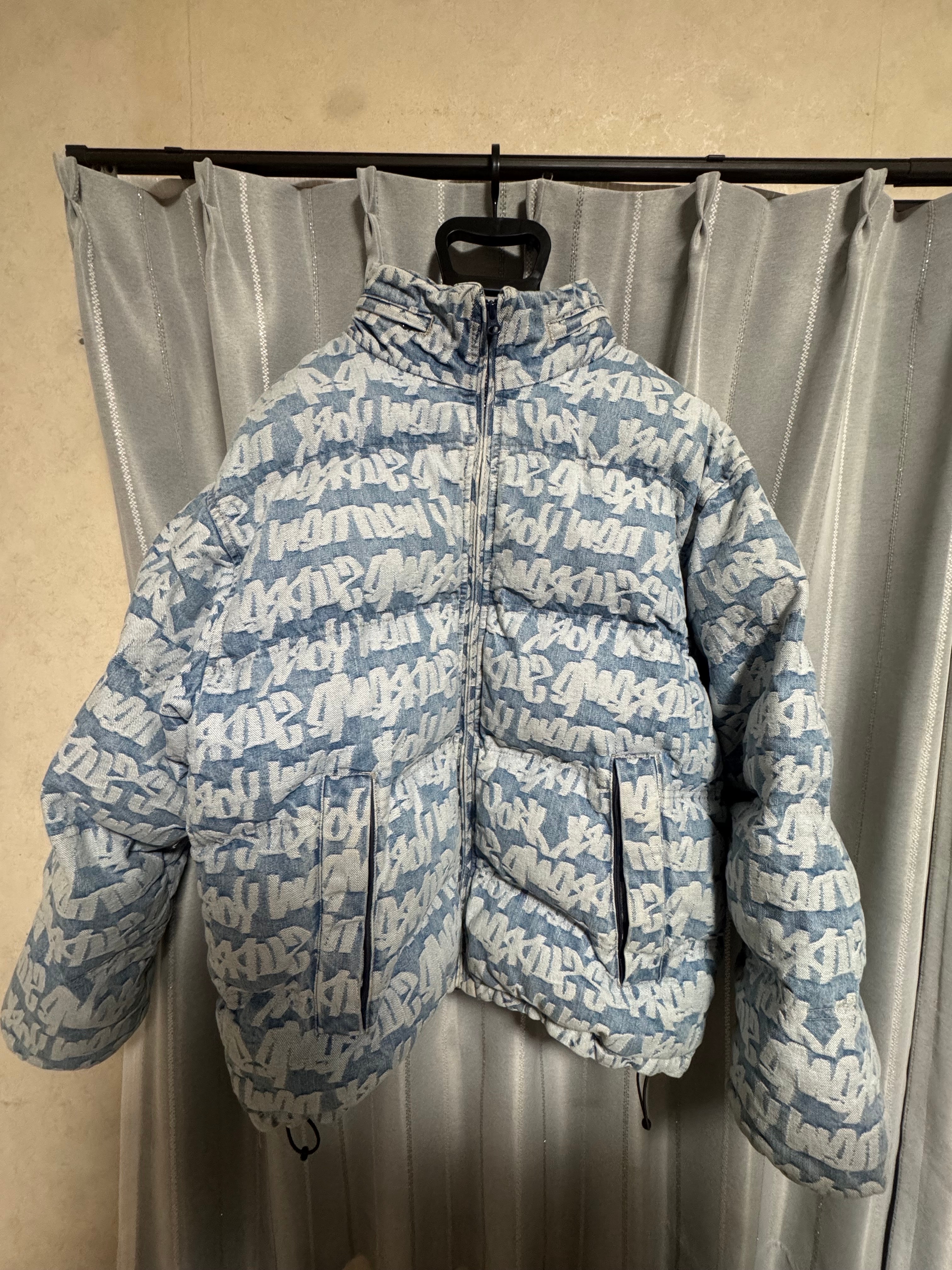 シュプリーム ファット ティップ ジャカード デニム パファー ジャケット "ブルー"