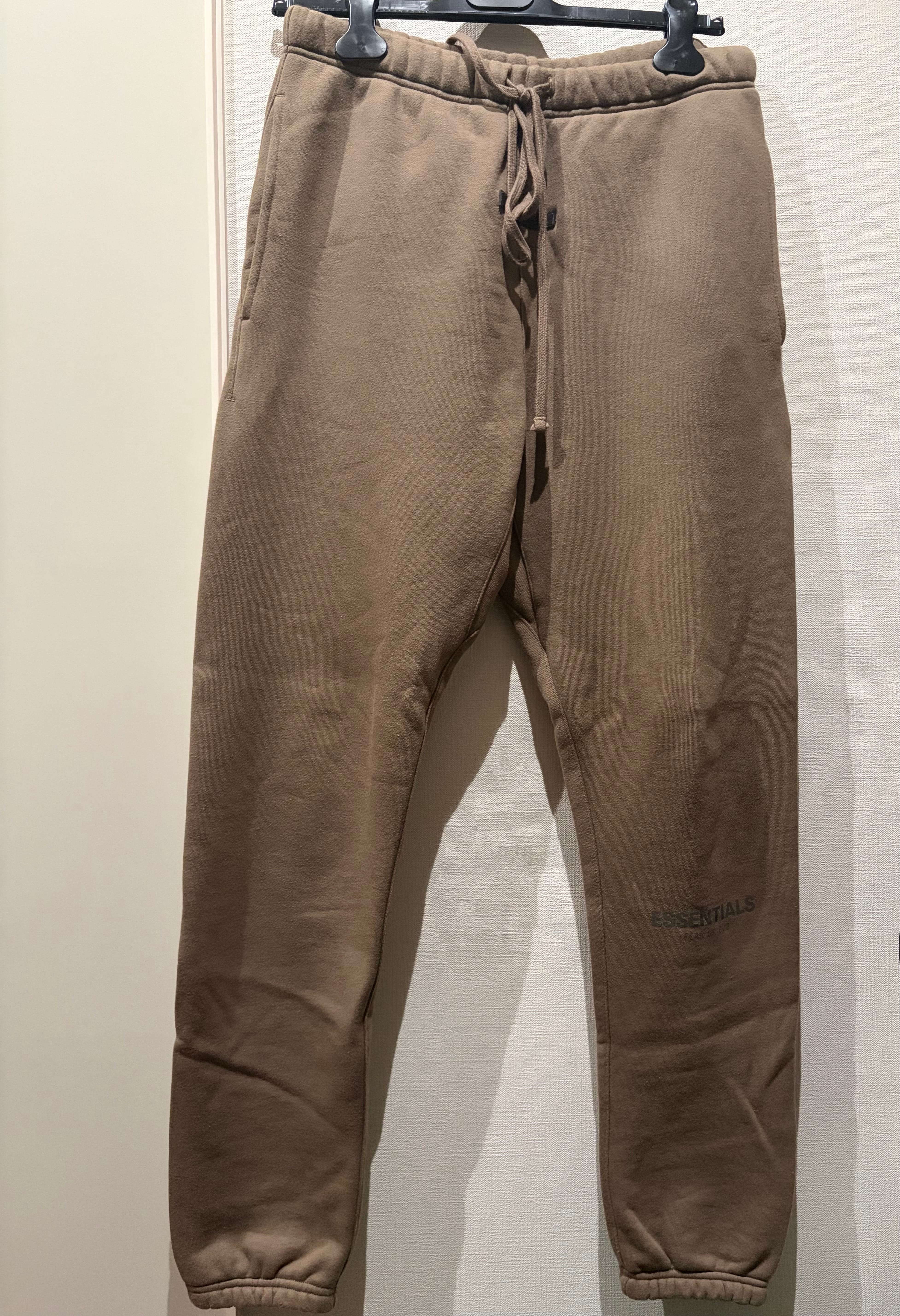 FEAR OF GOD ESSENTIALS SWEATPANT "Harvest"