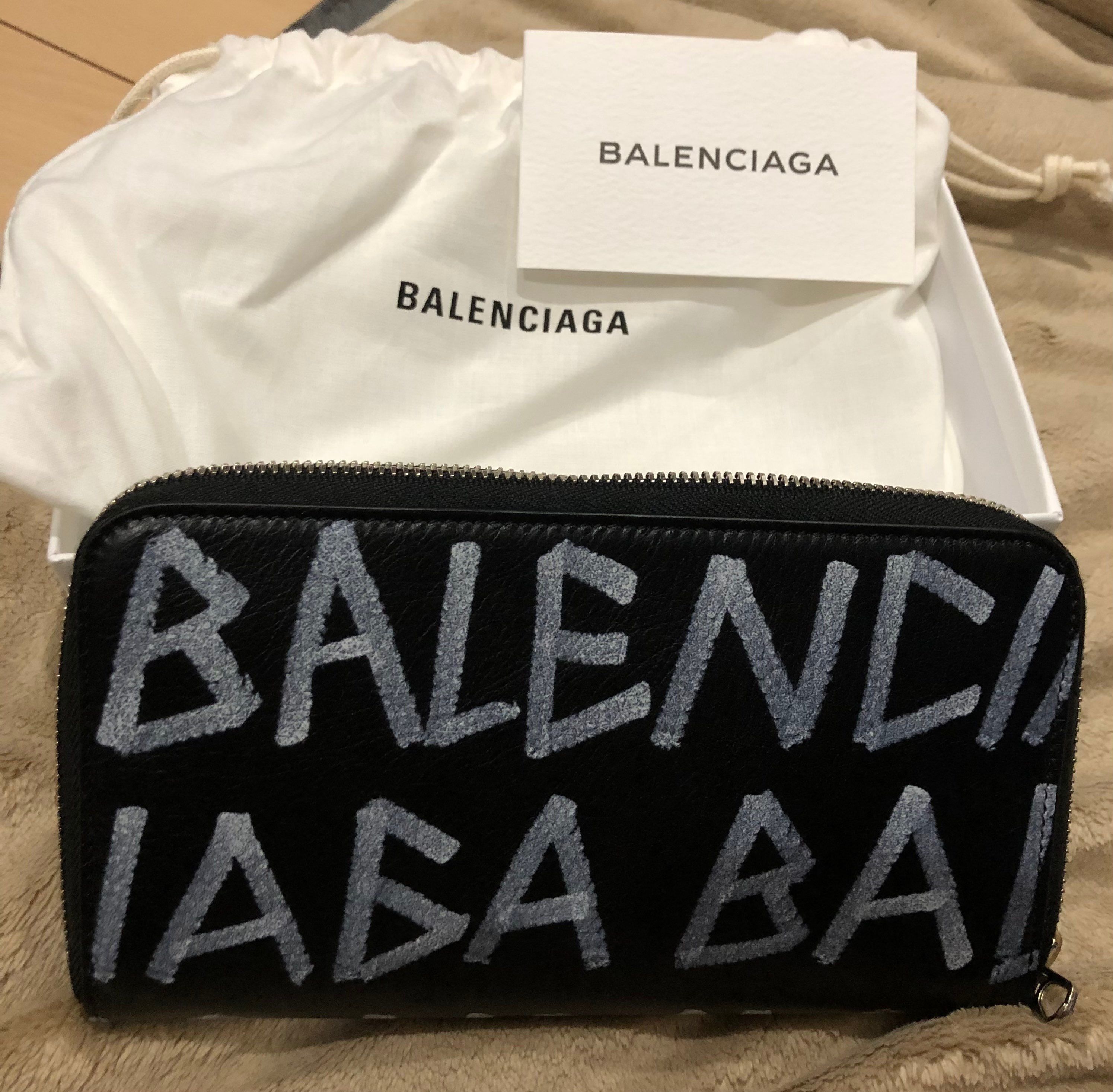 BALENCIAGA Graffiti Round Zipper Wallet ”Black”