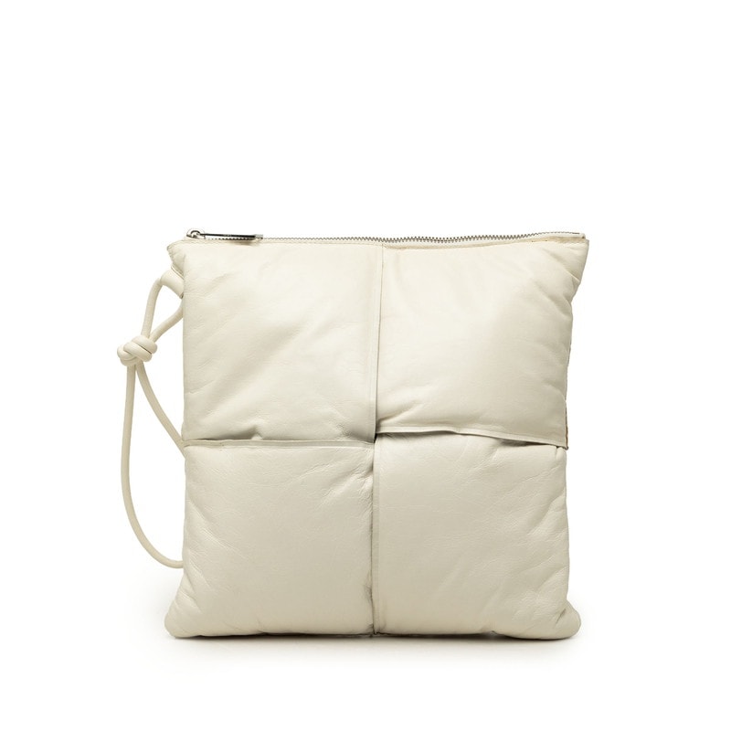 ボッテガヴェネタ マキシイントレチャート クラッチバッグ セカンドバッグ ホワイト レザー レディース BOTTEGAVENETA 【中古】