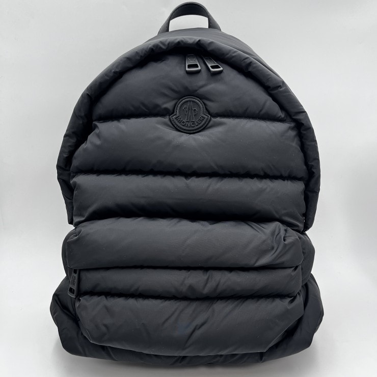 MONCLER(モンクレール)PIERRICK DOUDOUNE バックパック ダウン ナイロン ブラック ロゴパッチ リュックサック メンズ レディース【中古】