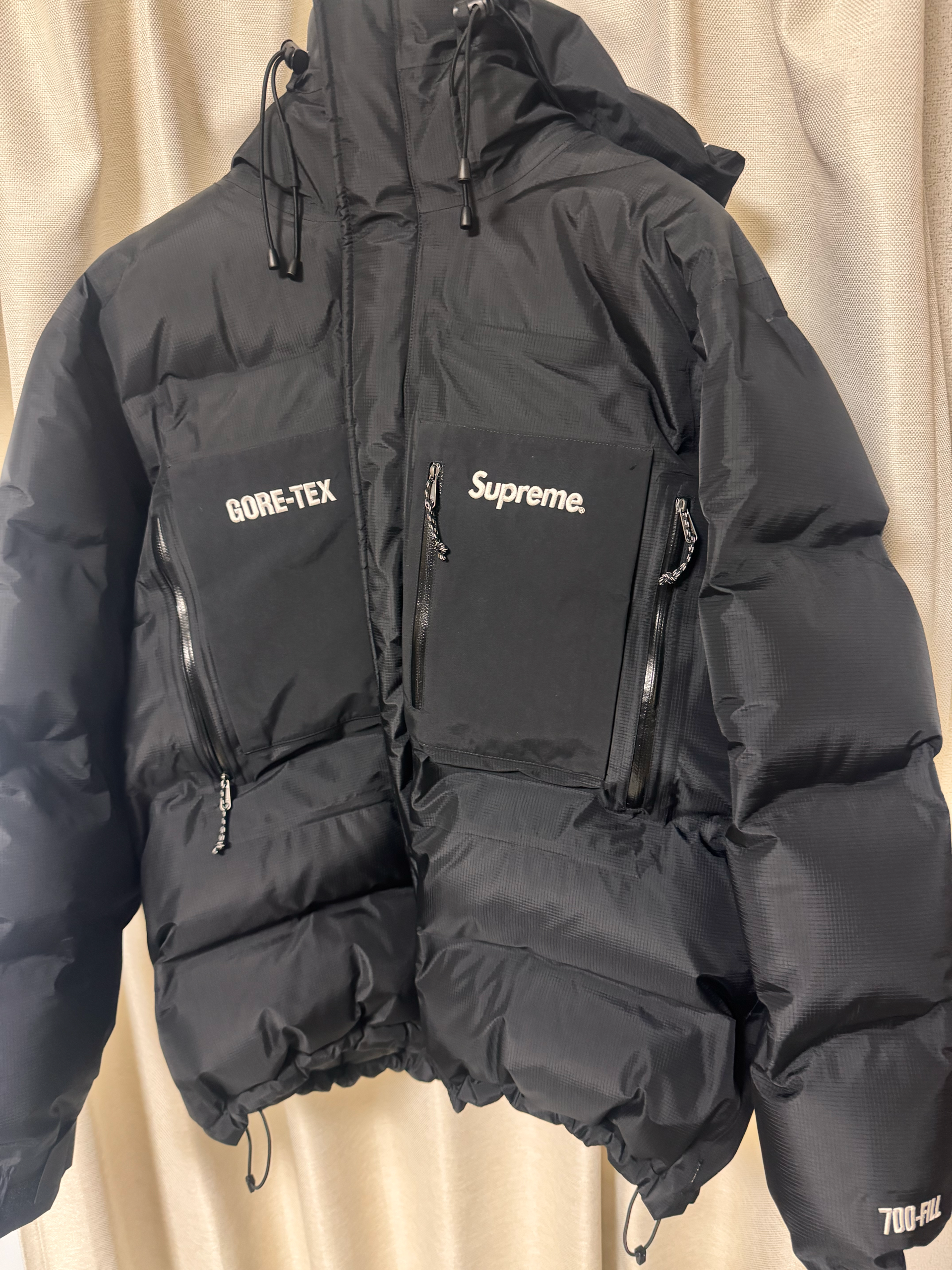 Supreme GORE-TEX 700-Fill Down Parka "Black"