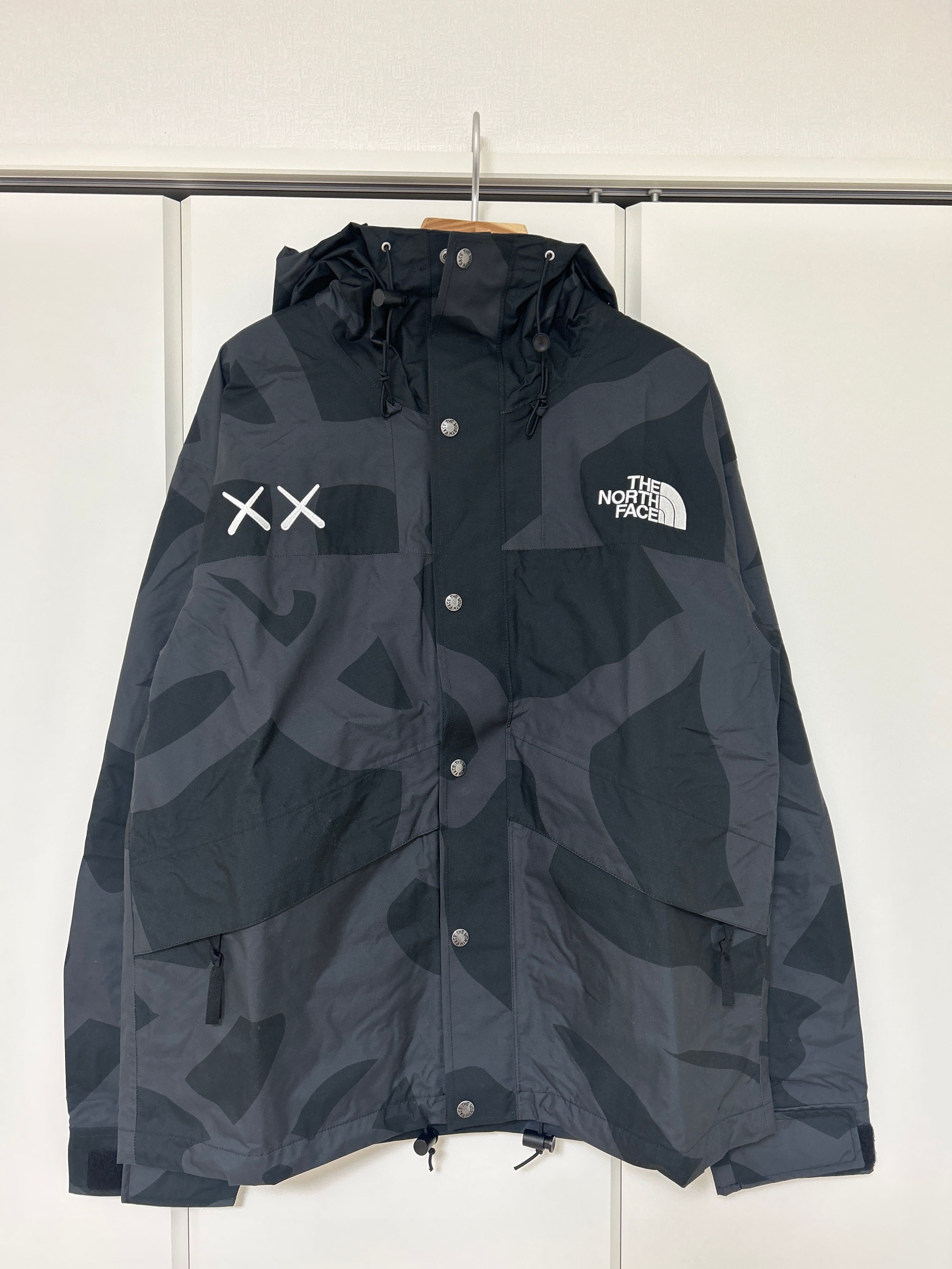 The North Face Kaws Retro 1986 Mountain Jacket "Black"