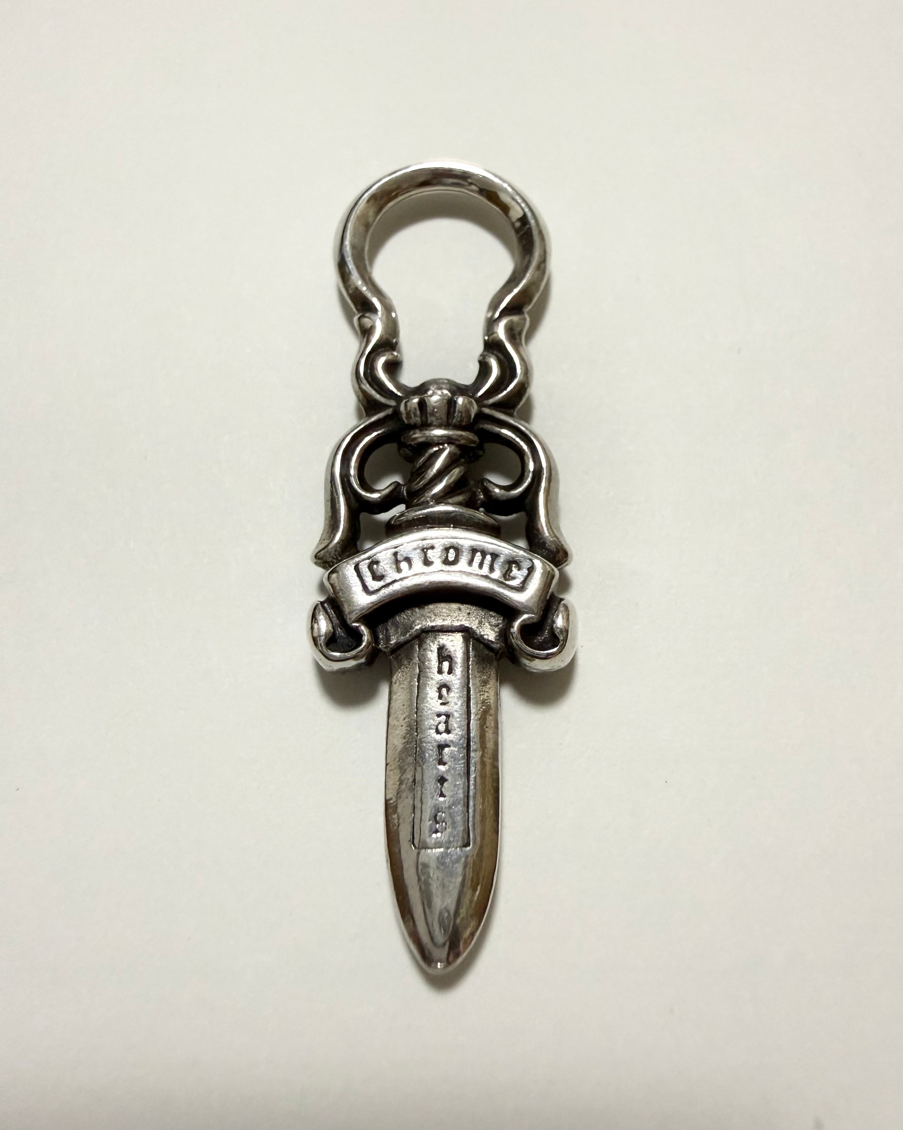 クロムハーツ #10 ダガー チャーム ラウンド ジップ