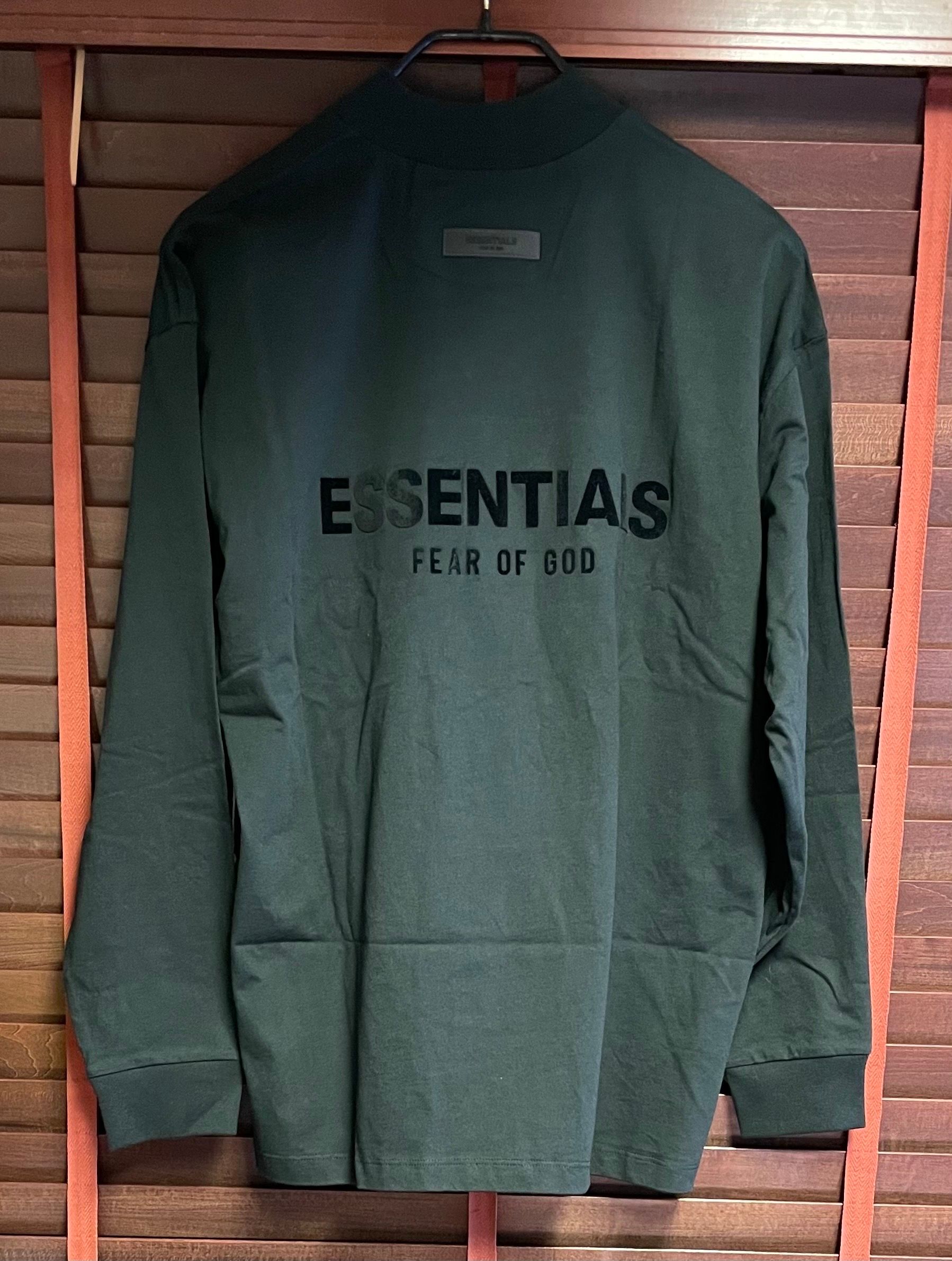 FEAR OF GOD ESSENTIALS BLACK ESS LOGO LS TEE "Stretch Limo"