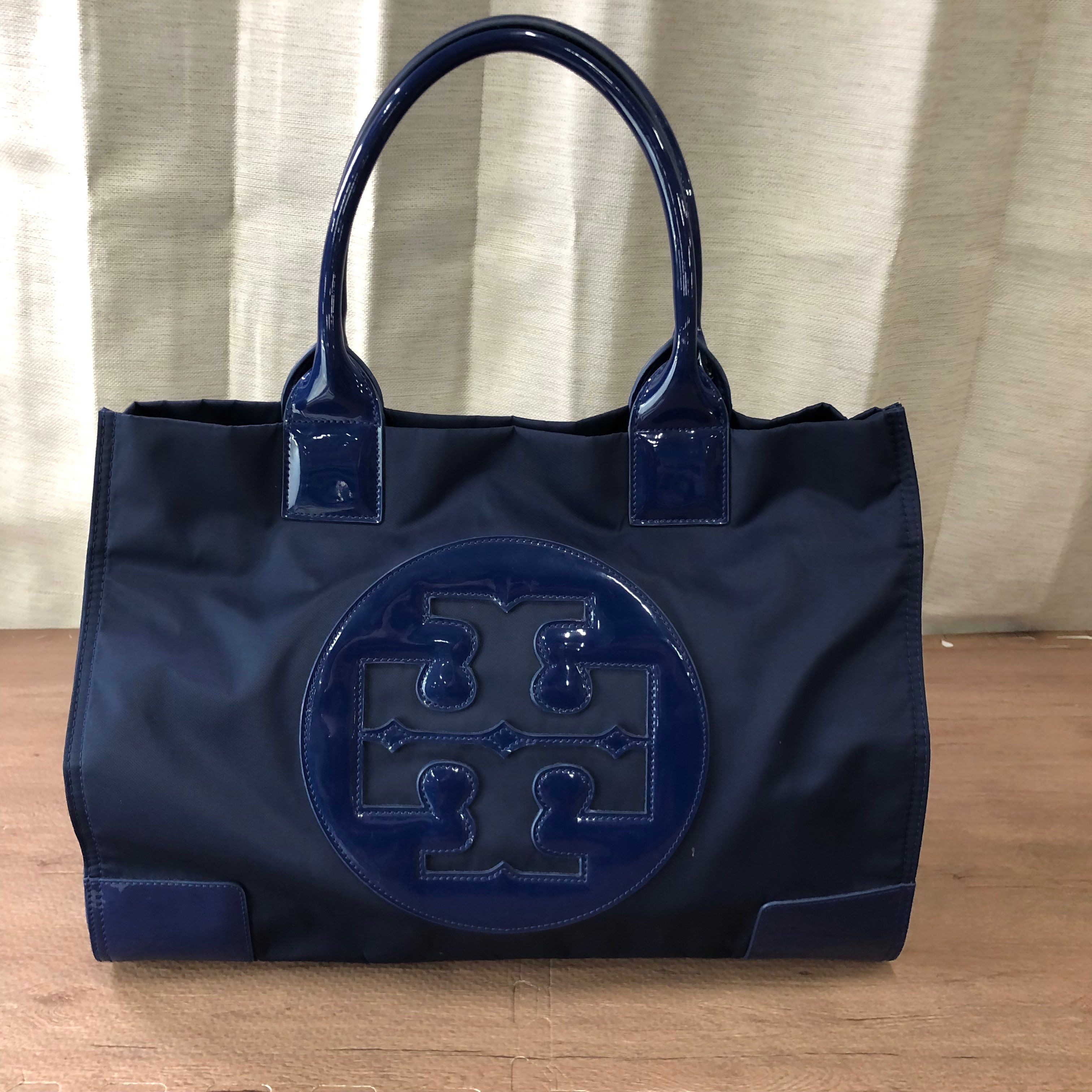 トリーバーチ エナメル ナイロン トートバッグ レディース