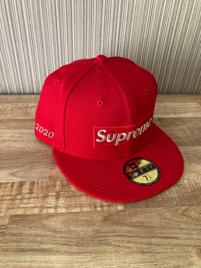 Supreme $1M Metallic Box Logo New Era® "Red"