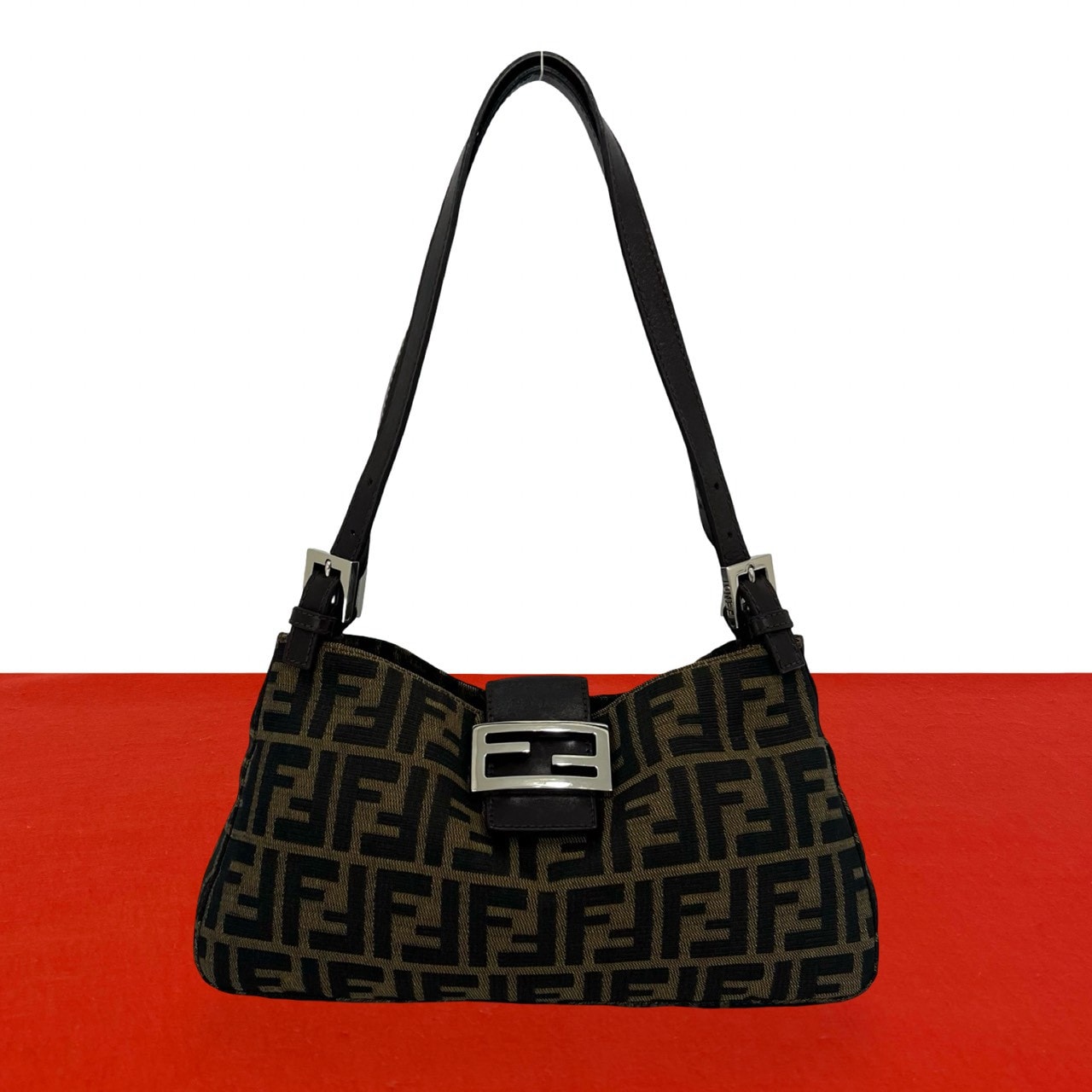 FENDI フェンディ マンマバケット ズッカ FF 柄 キャンバス レザー ショルダーバッグ ブラウン
58166