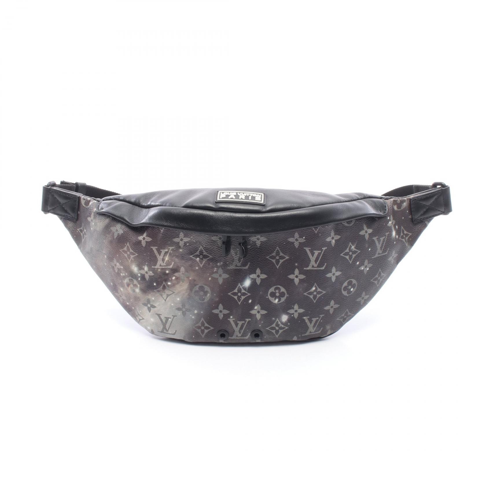 ルイ・ヴィトン LOUIS VUITTON ディスカバリー バムバッグ ウエストバッグ ボディバッグ バッグ PVCコーティングキャンバス レザー モノグラム・ギャラクシー メンズ ブラック系 / マルチカラー M44444 【中古】