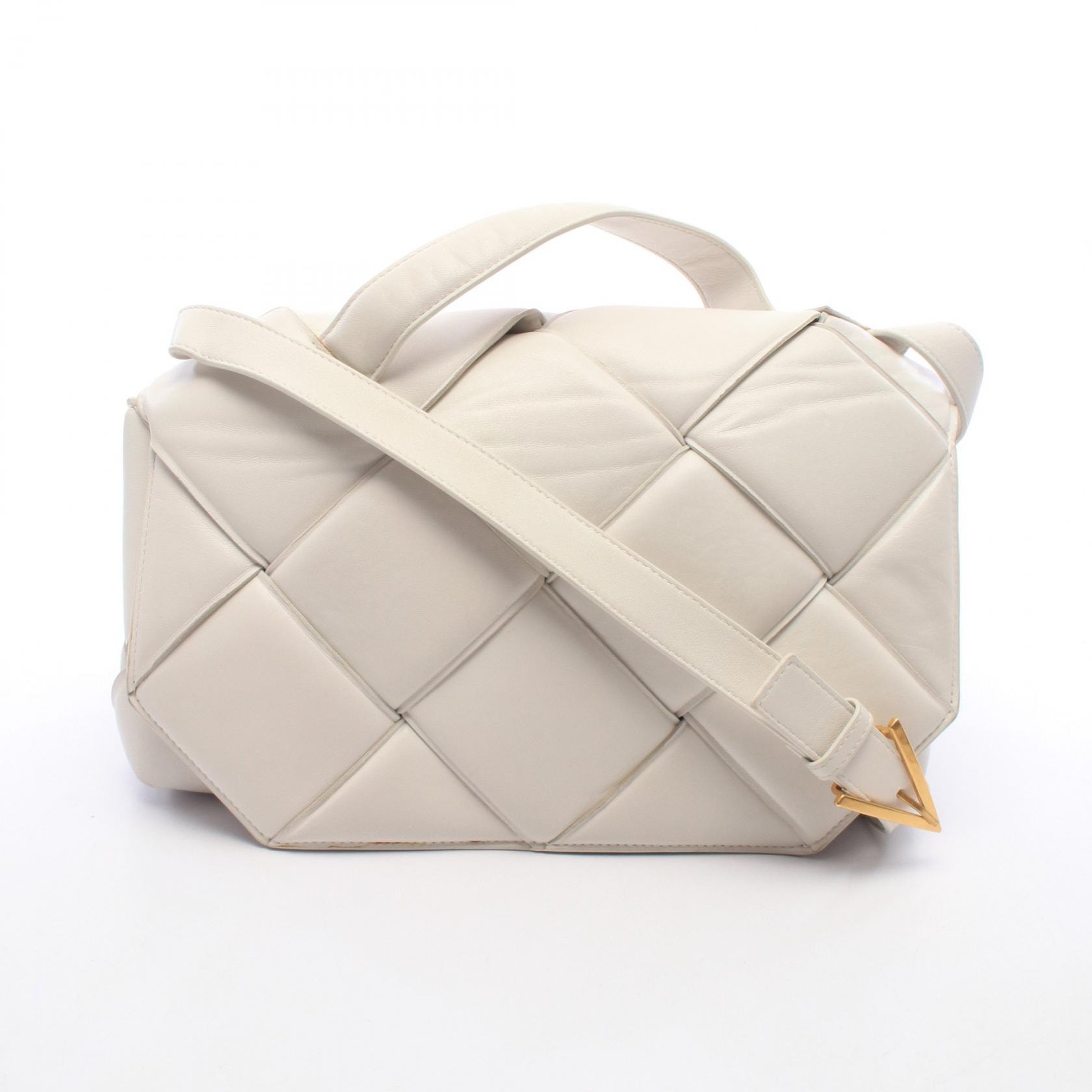 ボッテガヴェネタ BOTTEGA VENETA マキシイントレチャート パデッド トップハンドルバッグ ショルダーバッグ バッグ ラムスキン(羊革) レディース ホワイト系 641236 【中古】