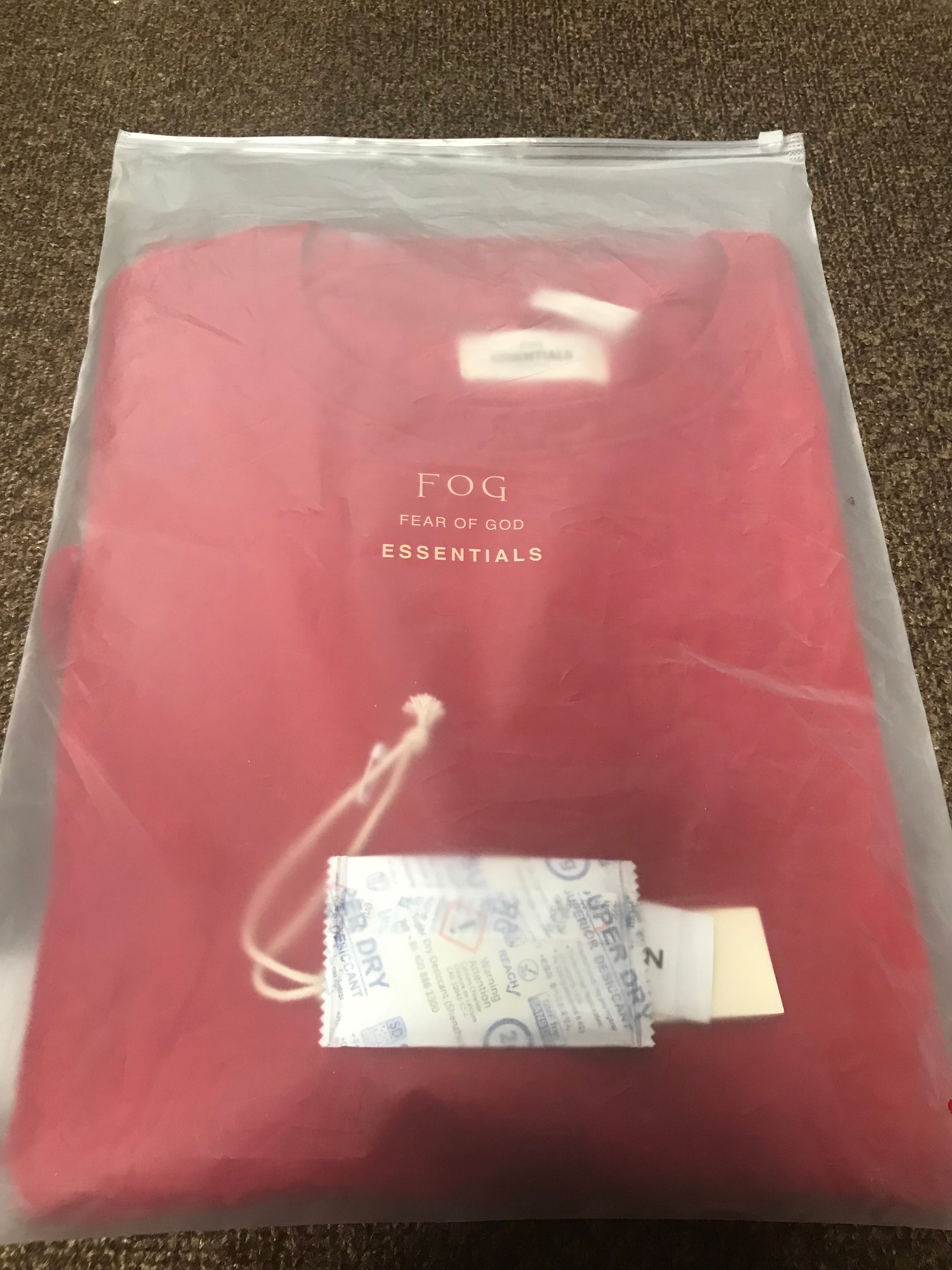 FEAR OF GOD Essentials Boxy Graphic Long Sleeve T-Shirt "Red"