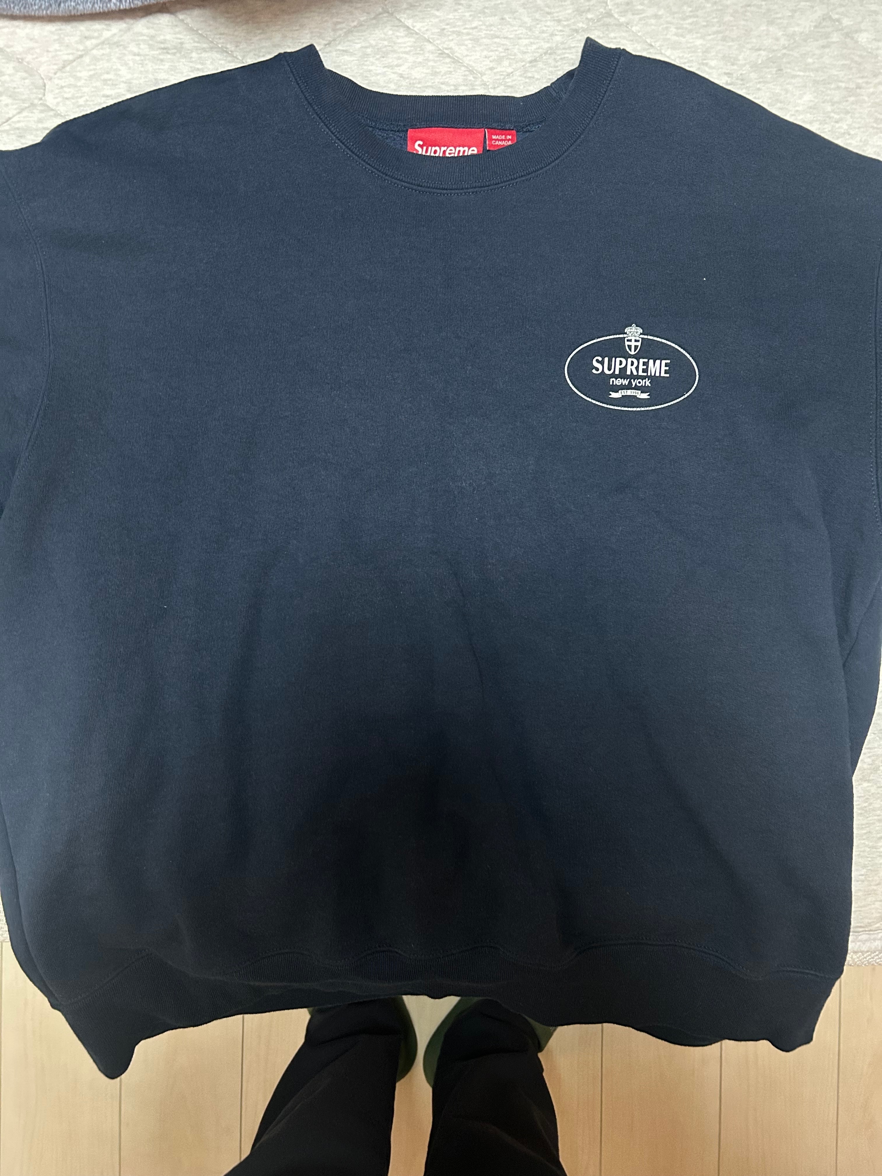Supreme Crest Crewneck 