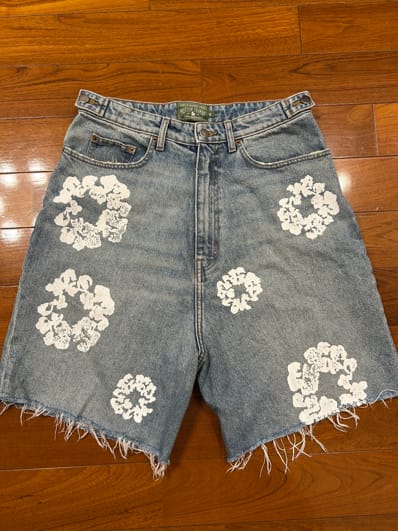 DENIM TEARS The Cotton Wreath Jean Short "Light Wash"