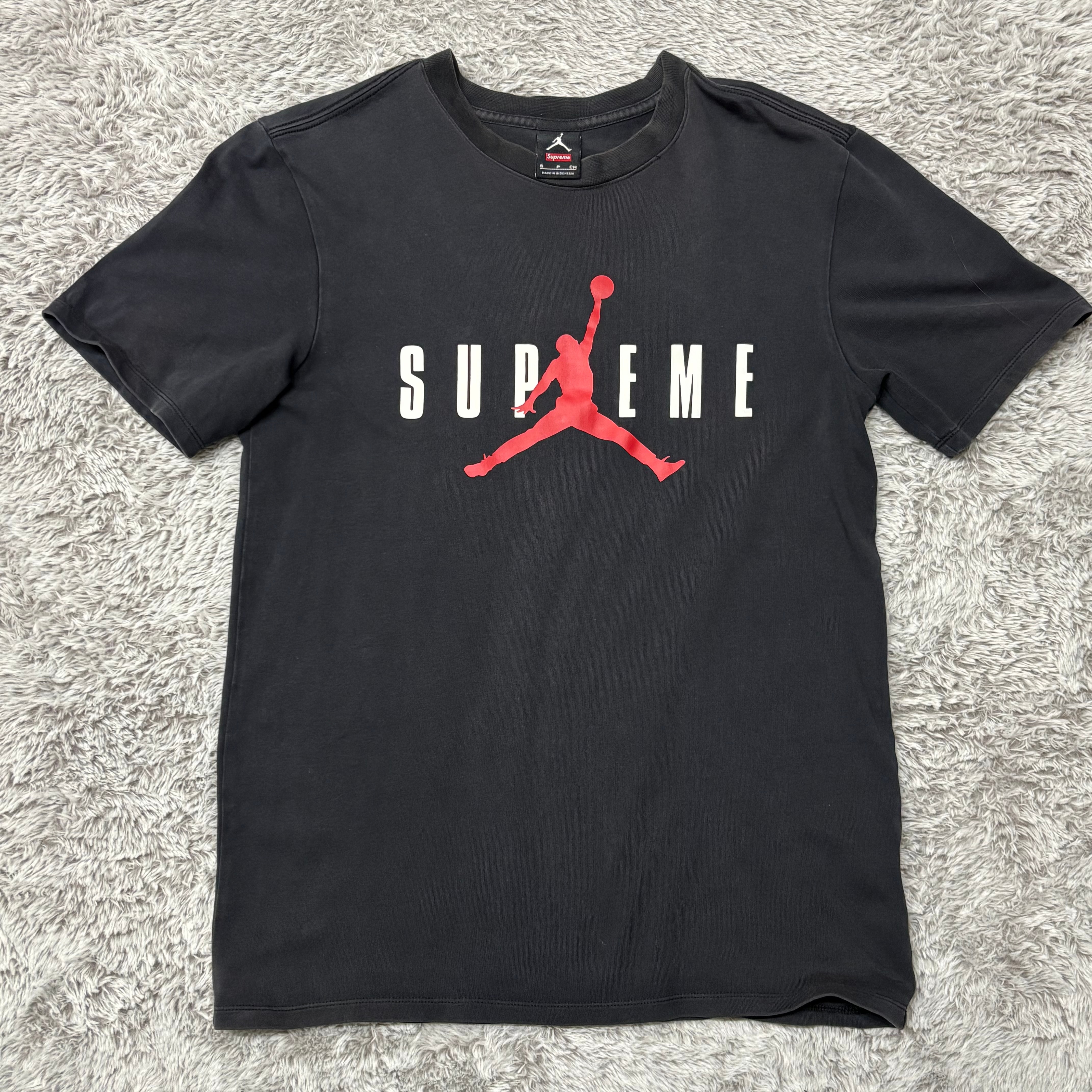 シュプリーム x ジョーダン Tシャツ "ブラック" 799701-010