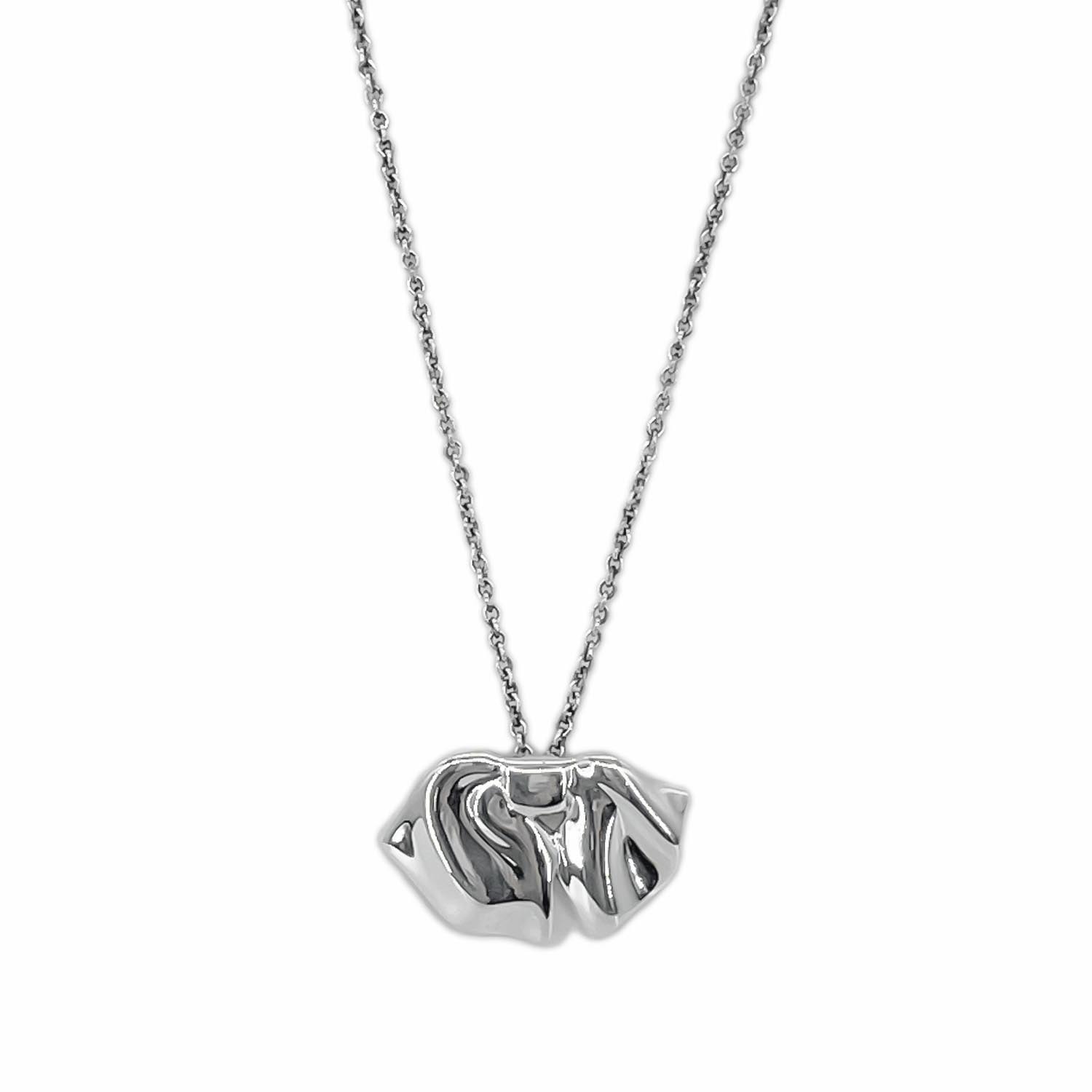 TIFFANY&Co. ティファニー リボン ネックレス
ペンダント ヴィンテージ 蝶結び SV925 シルバー 新品仕上済 レディース
【中古】