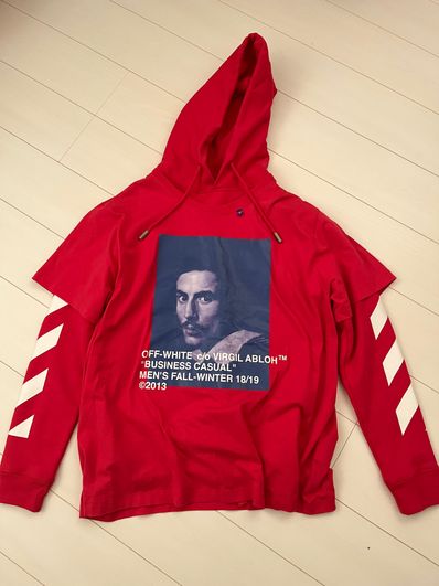 オフホワイトパーカー