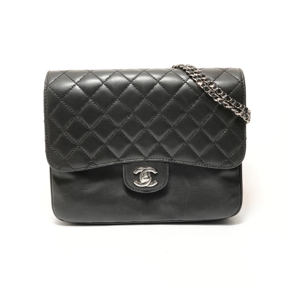 シャネル CHANEL 16番台 ラムスキン マトラッセ 金具シルバー ショルダーバッグ【中古】