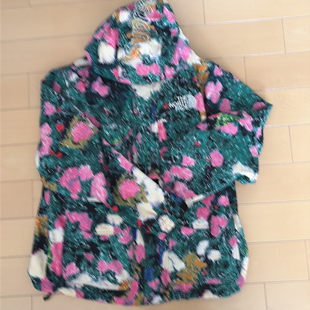 Supreme x The North Face Trekking Convertible Jacket "Flowers"